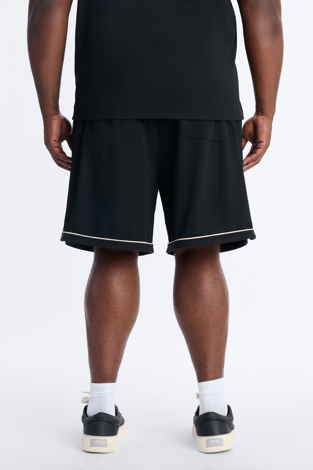 Relaxed Noir Shorts - Black