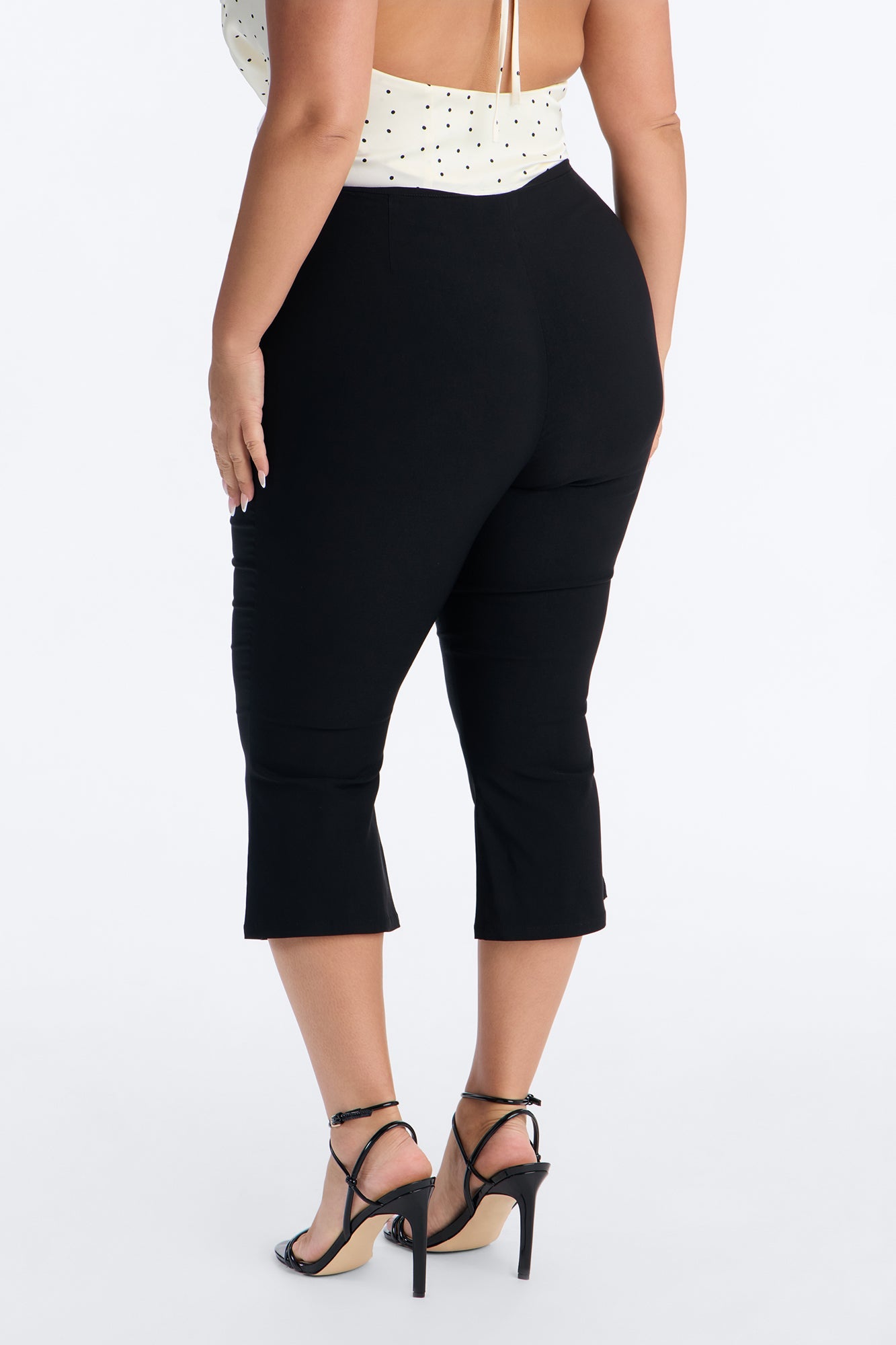 Lenora Capri Mid Rise Pant - Black NEWFASHIONEDGE
