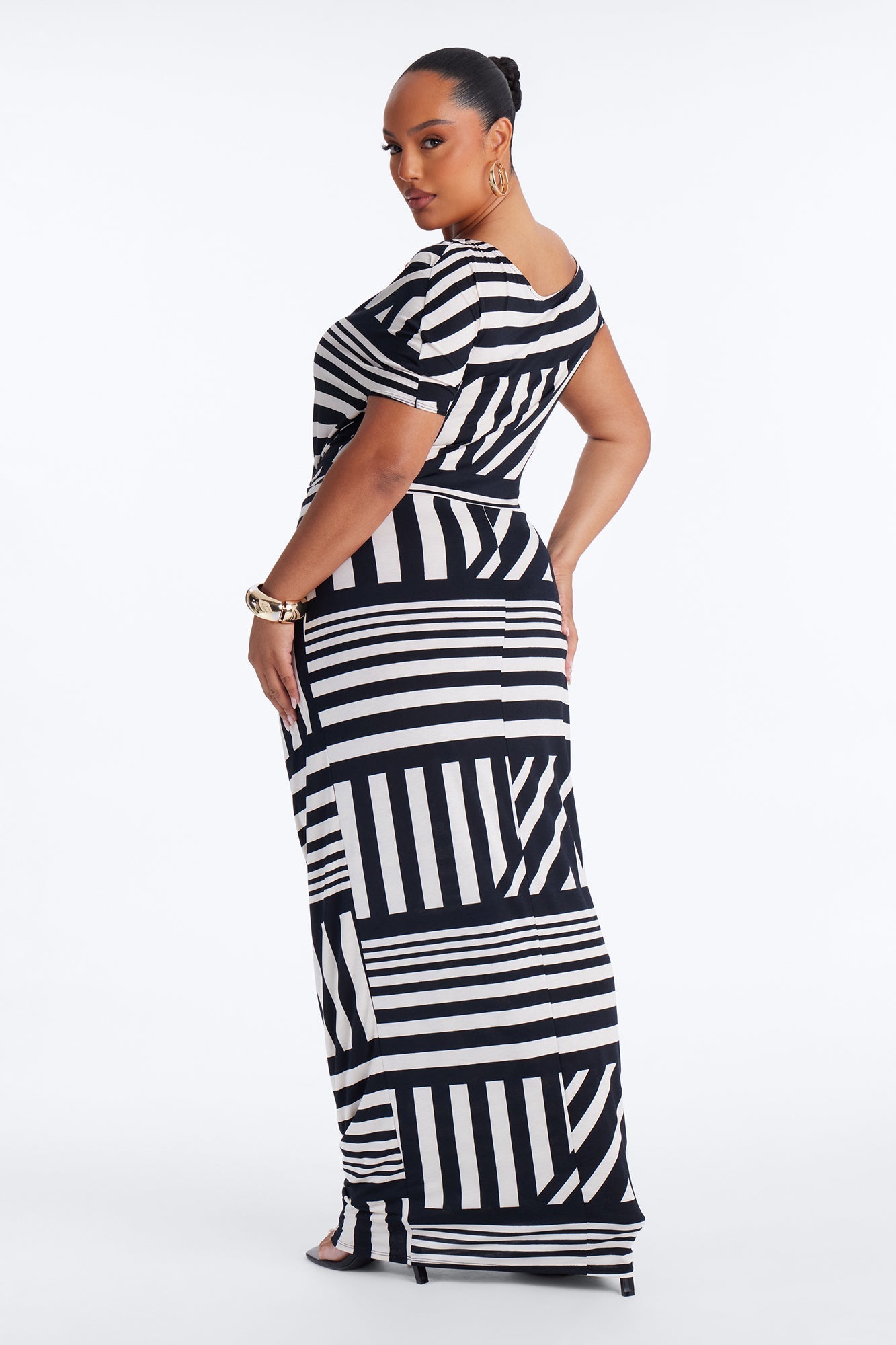 Checked In Maxi Dress - Black/White NEWFASHIONEDGE