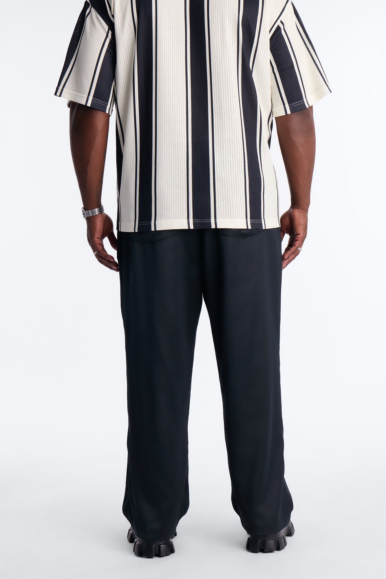 Relaxed Liquid Shadow Pleated Trouser - Black