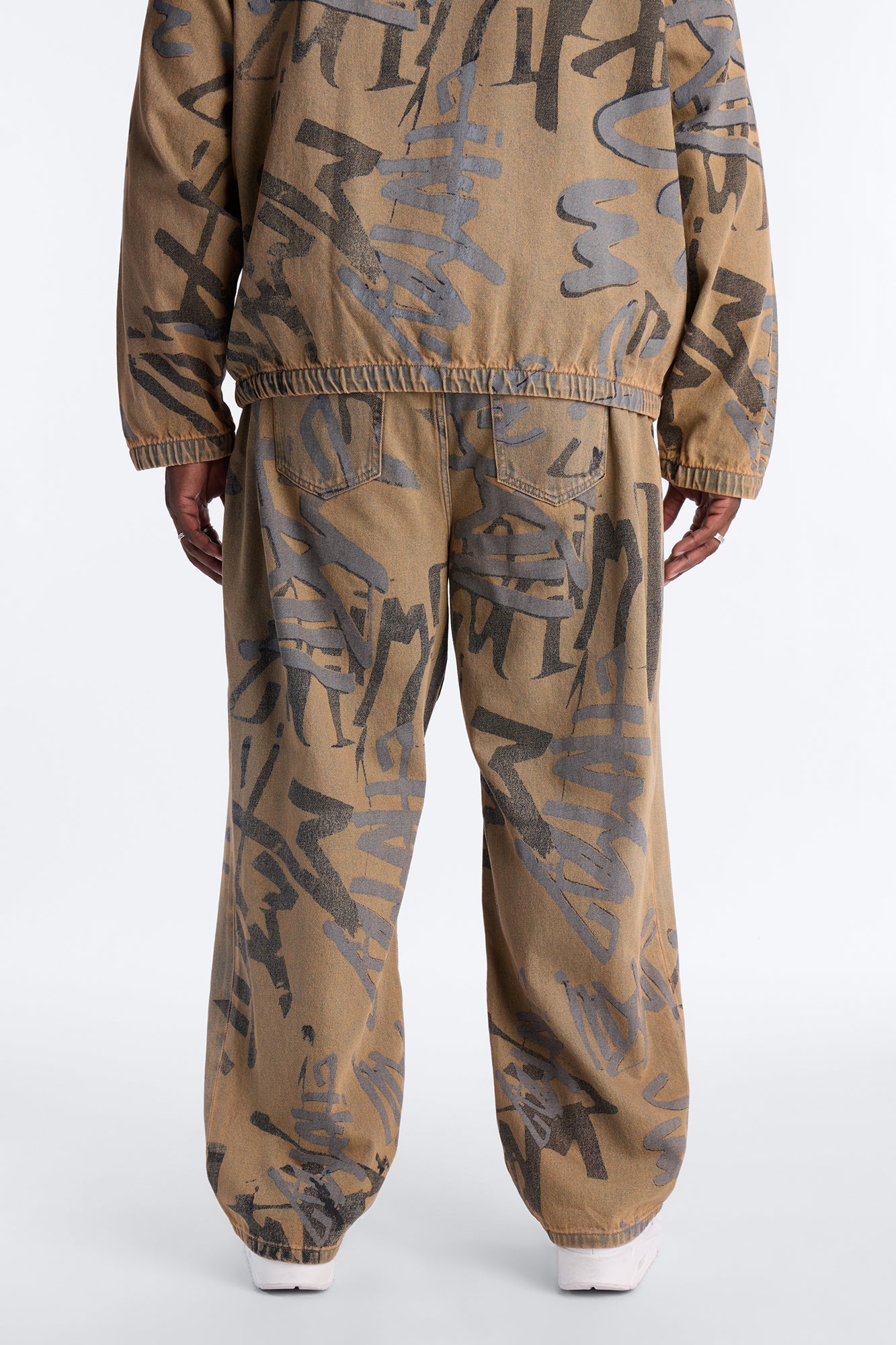 Vintage Graffiti Barrel Jeans - Vintage Wash