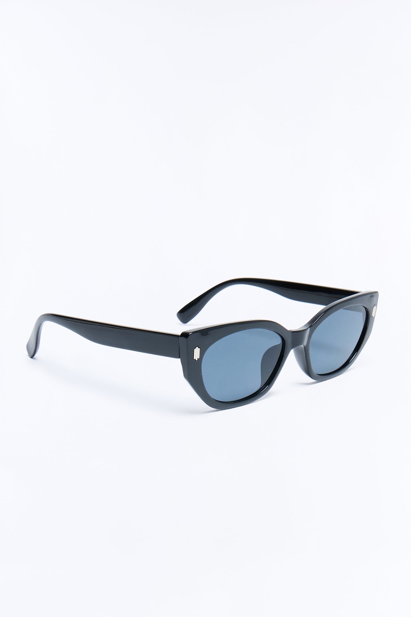 Don't Recall Sunglasses - Black NEWFASHIONEDGE