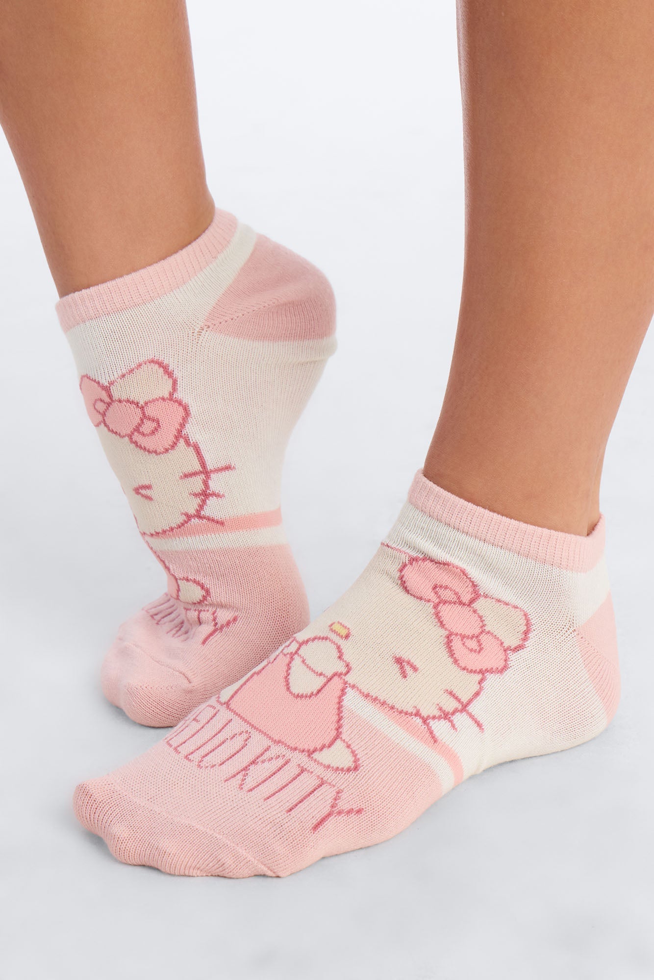 Hello Kitty Blushing 5 Pack No Show Socks - Pink