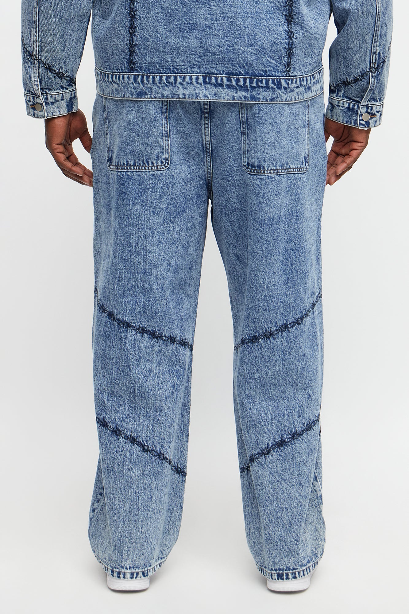 Baggy Embroidered Barbwire Jean - Medium Blue Wash