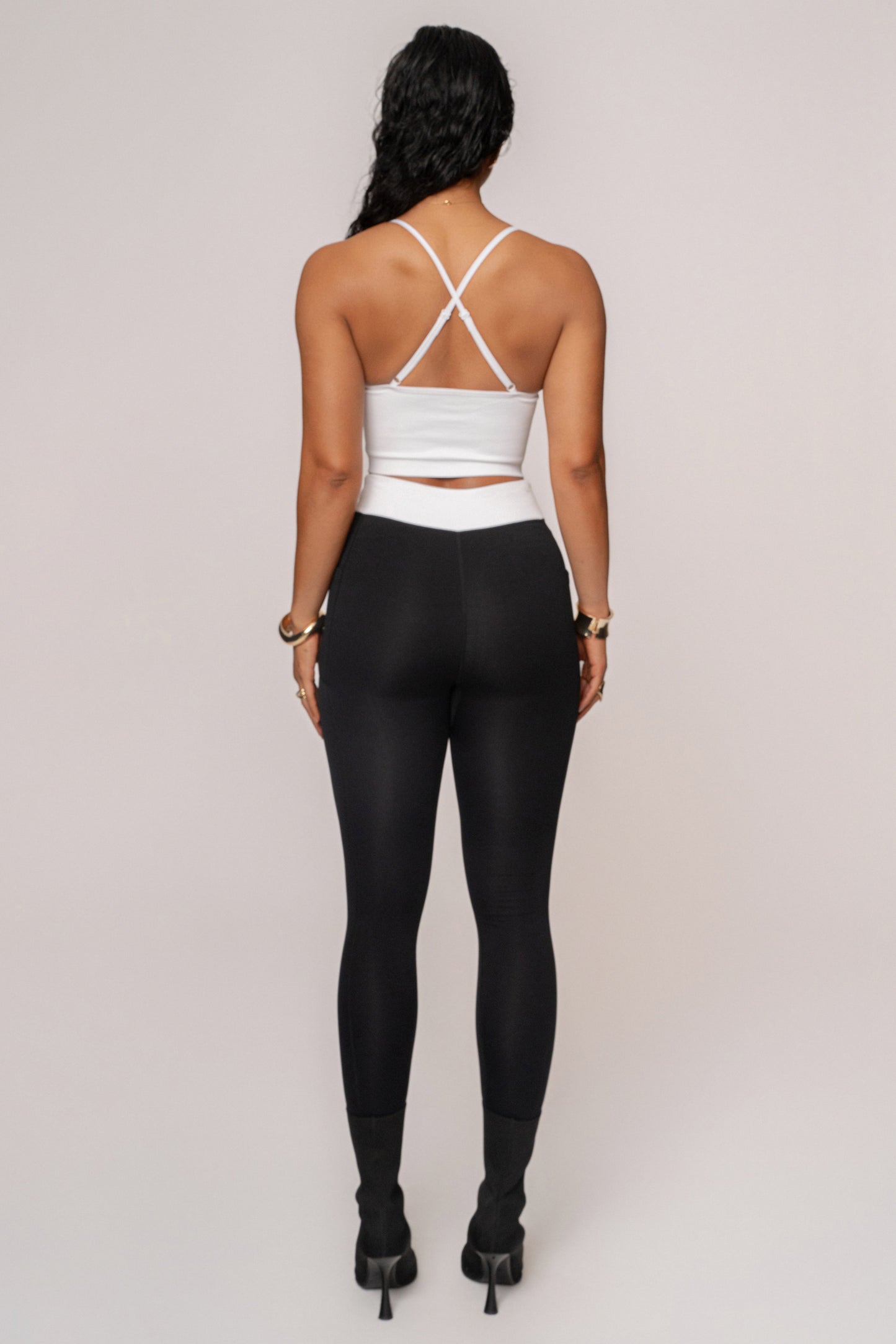 White Active Crop Top NEWFASHIONEDGE