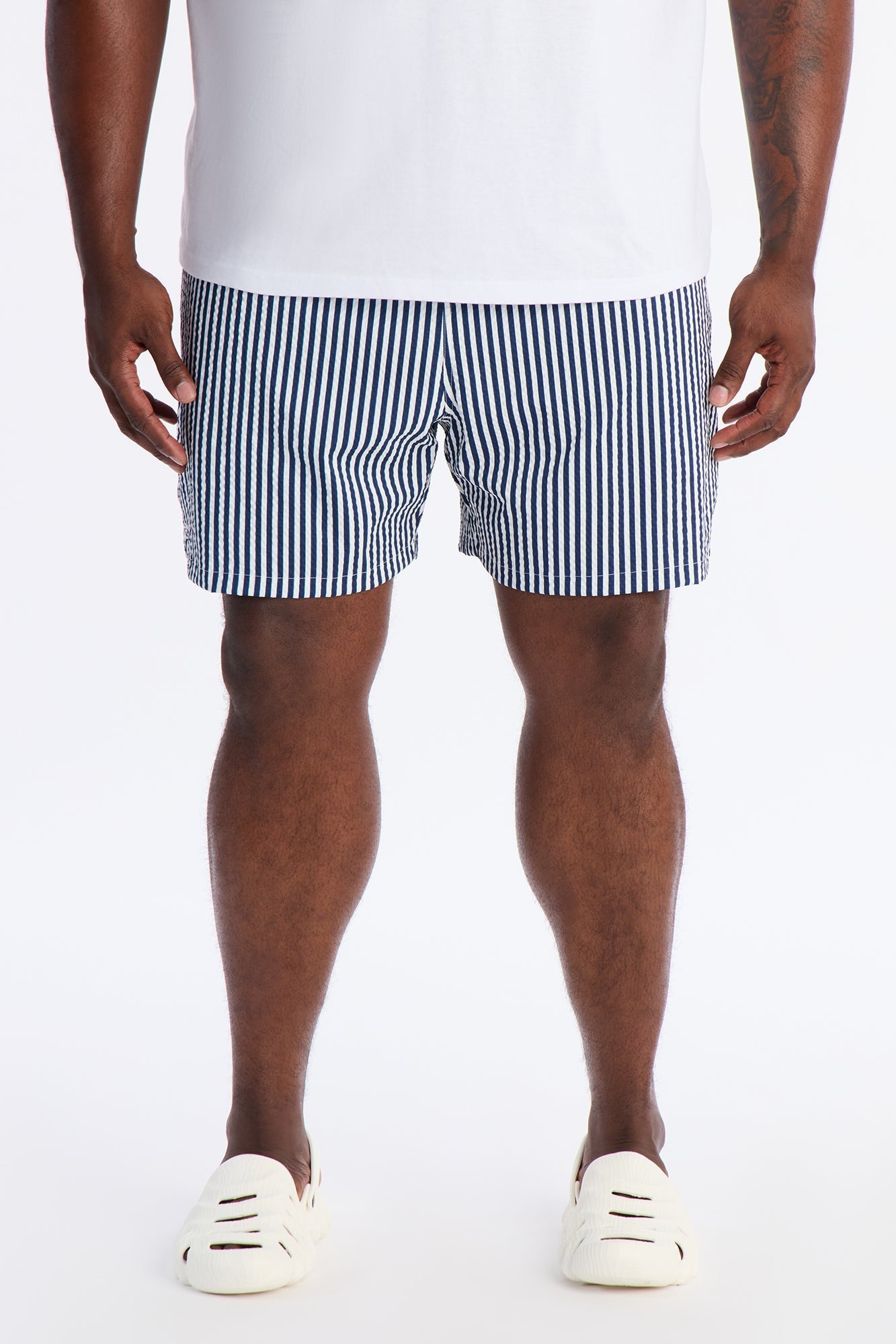 Striped Resort Seersucker Swim Trunk 6″ - Navy