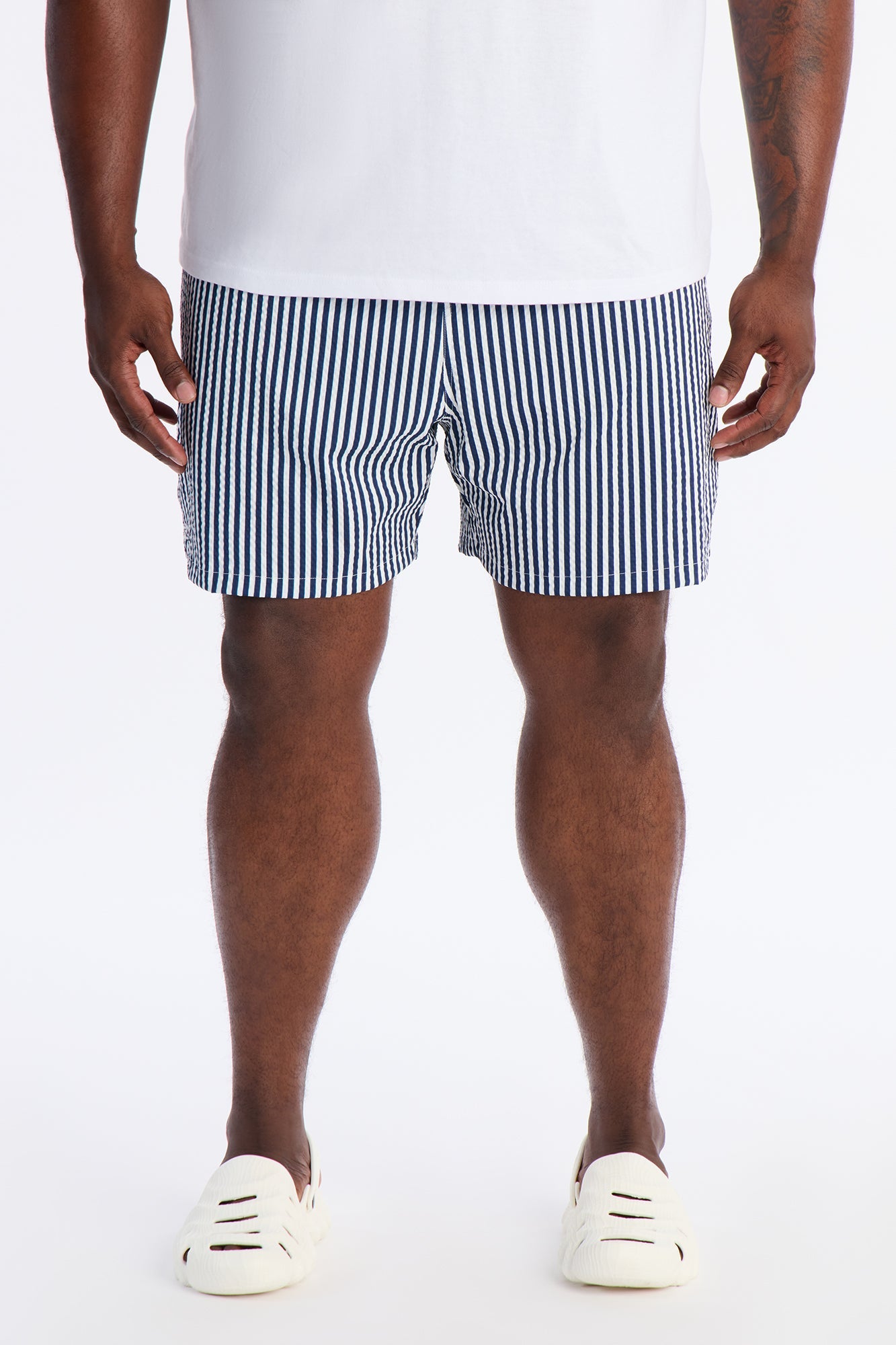 Striped Resort Seersucker Swim Trunk 6″ - Navy