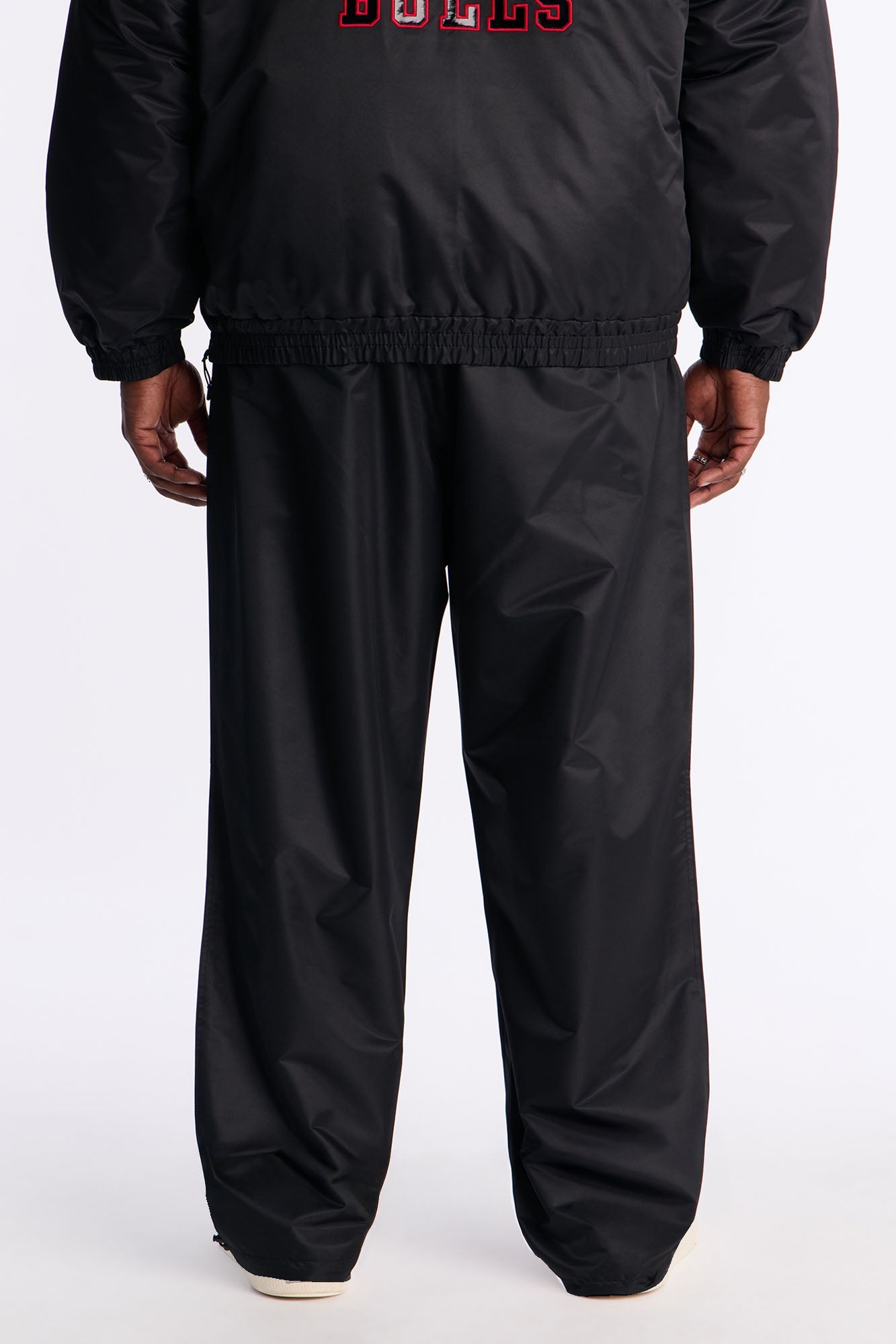 Bulls Black Out Pant - Black