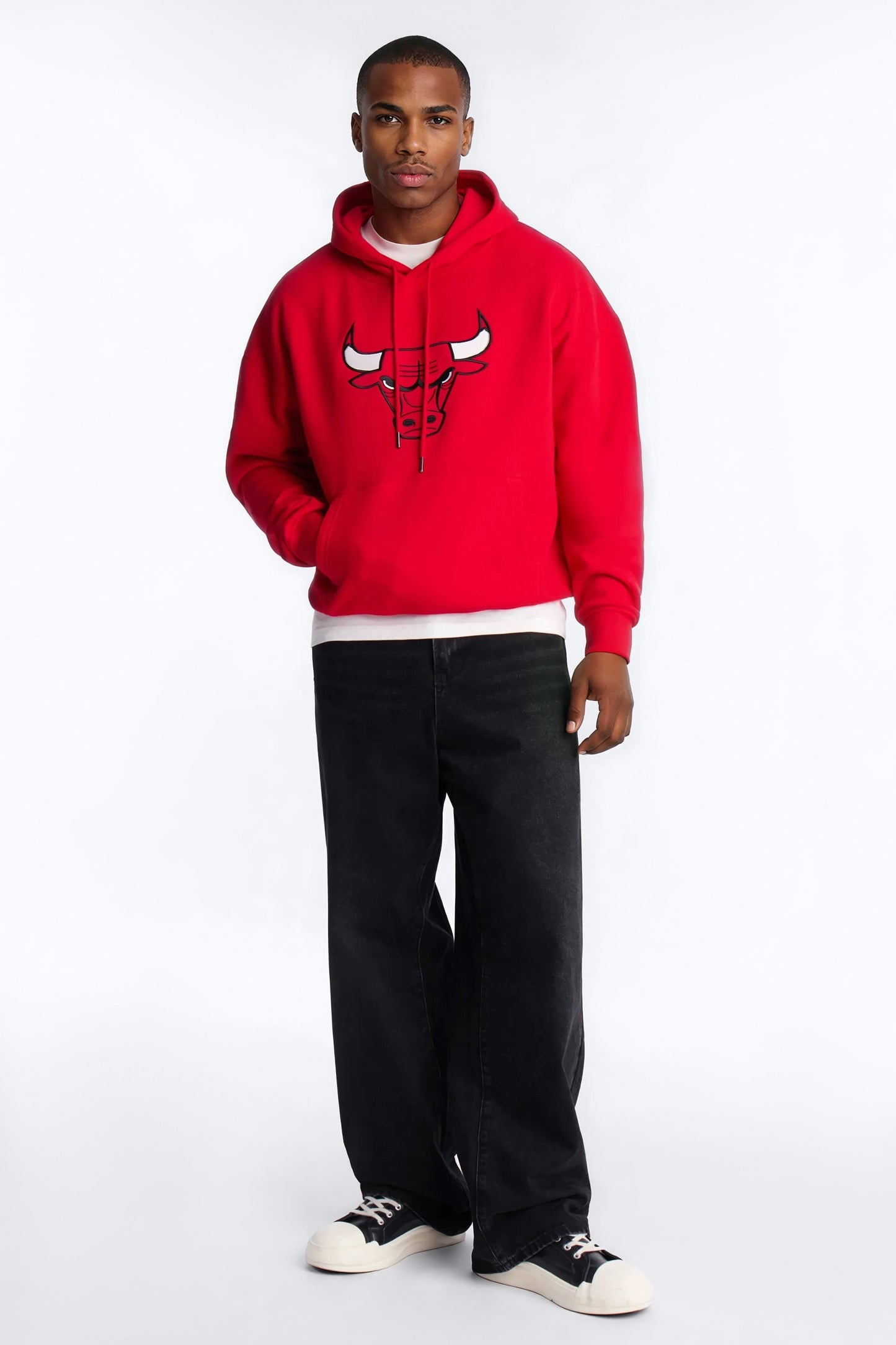 Bulls Old English Embroidery Hoodie - Red