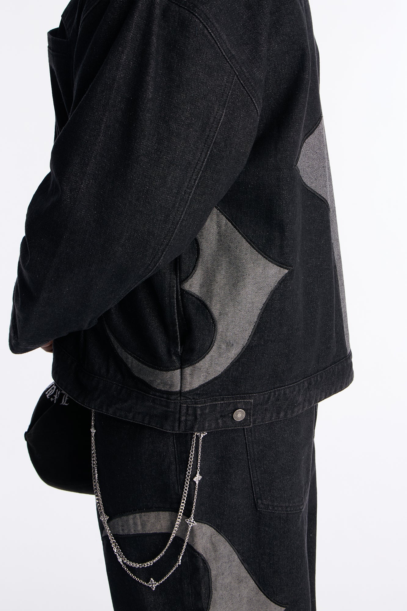 Cropped Crescent Denim Work Jacket - Black