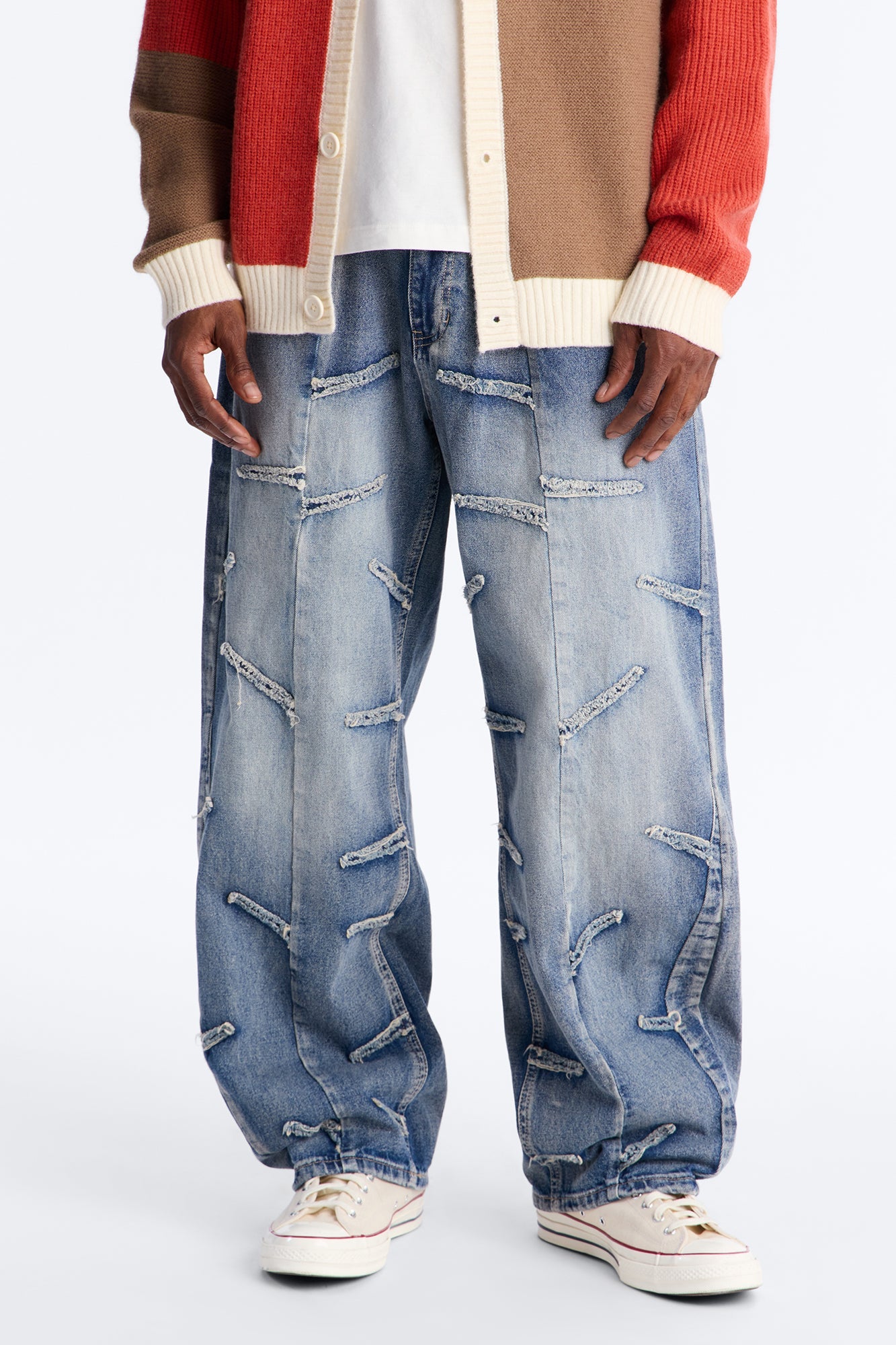 Barrel Slanted Fray Jean - Medium Blue Wash