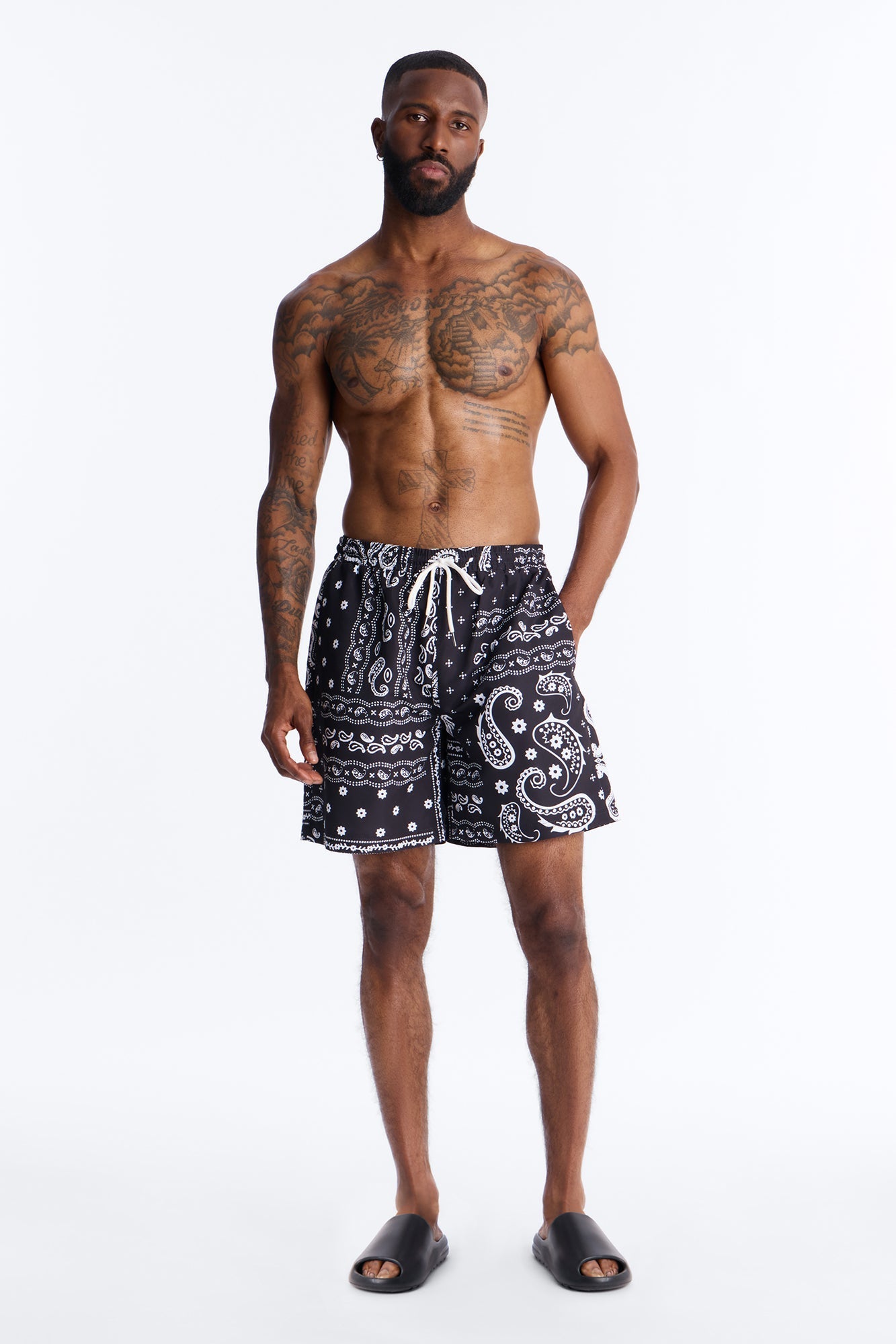 Wild Paisley Printed Swim Trunk 7″ - Black