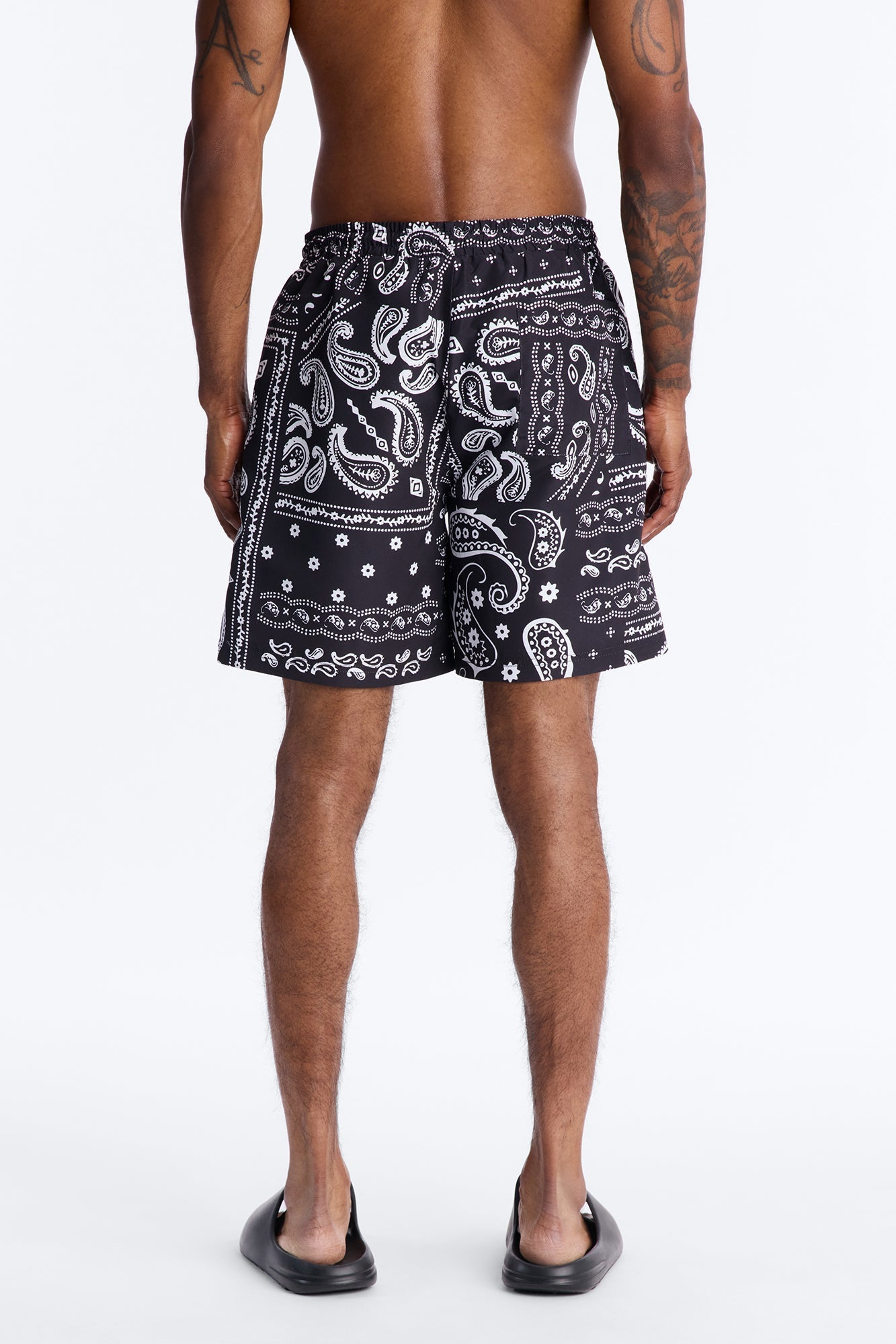 Wild Paisley Printed Swim Trunk 7″ - Black