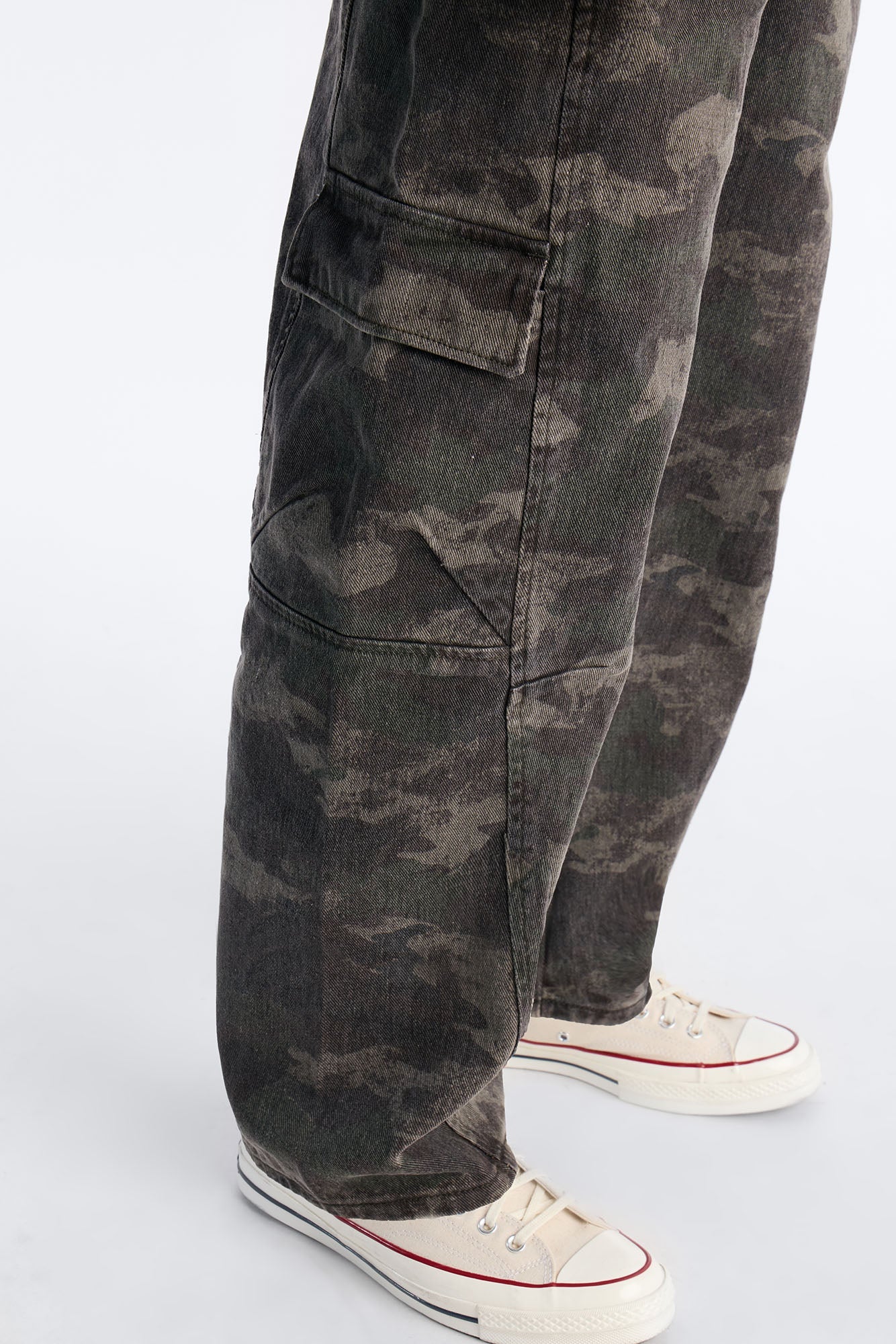 Combat Seams Barrel Jeans - Camouflage