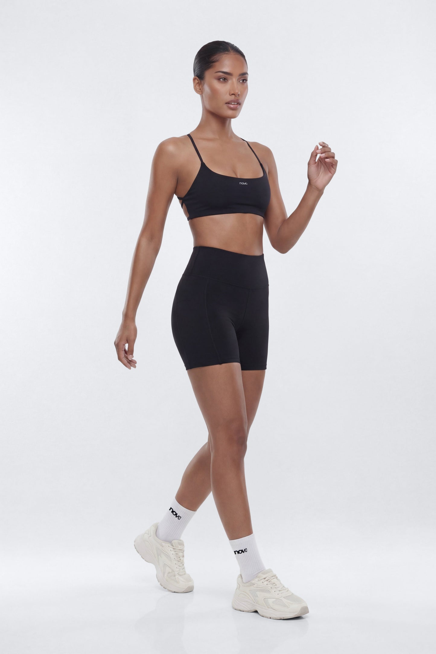 CloudForm™ Strappy Back Sports Bra - Black NEWFASHIONEDGE