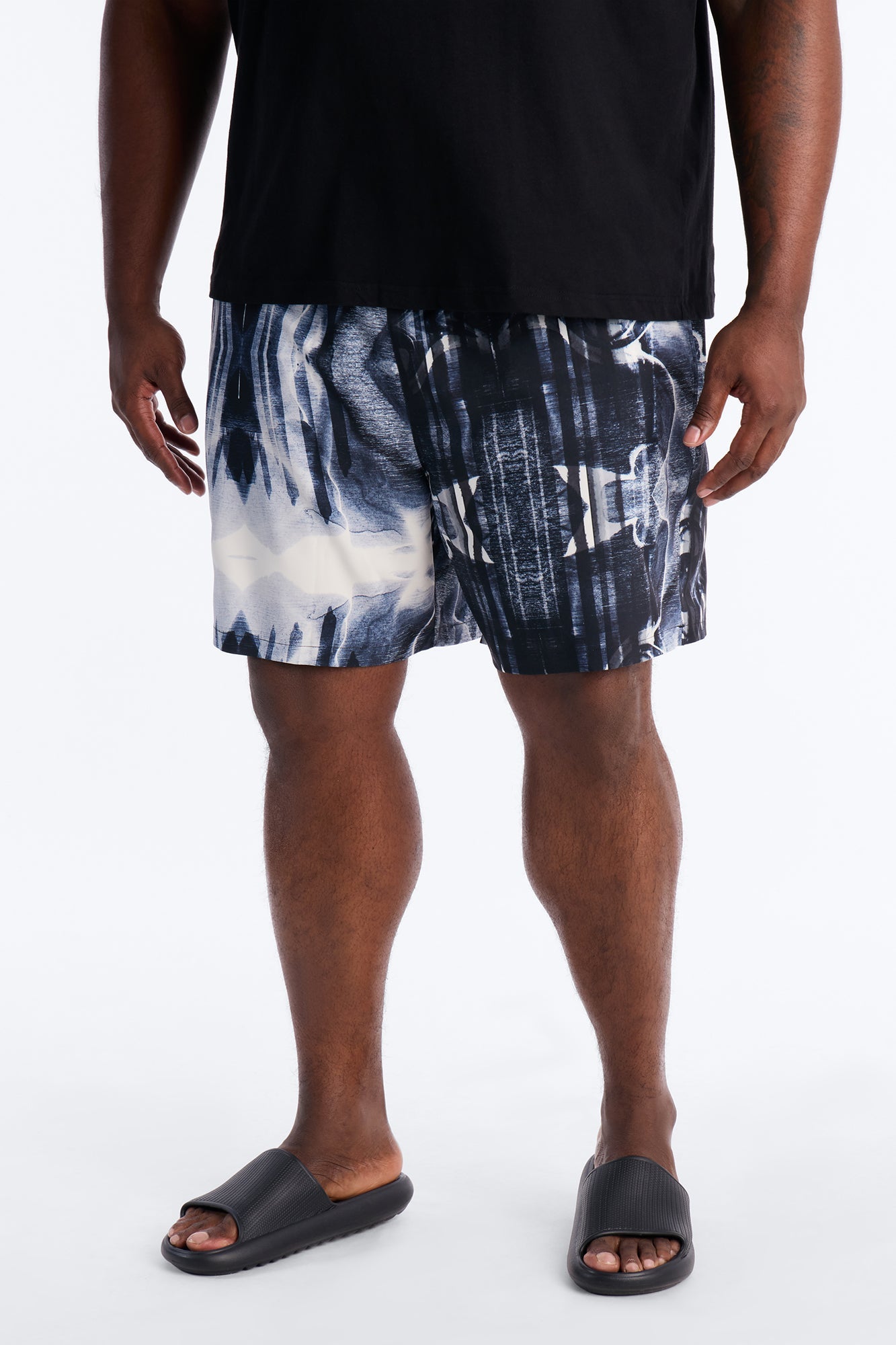 Abstract Oxide Printed Swim Trunk 7″ - Black