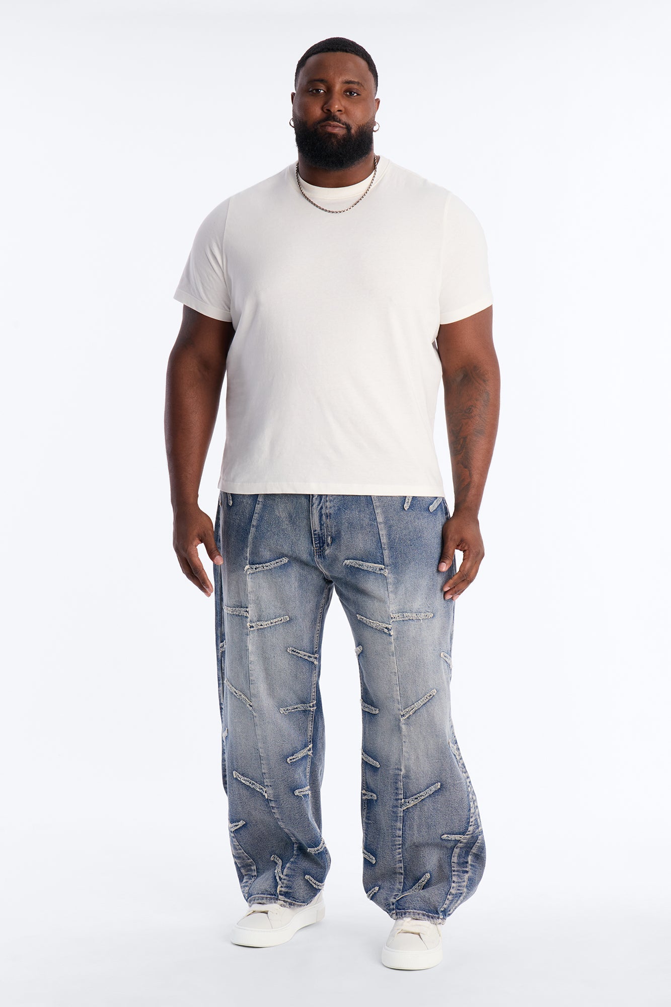 Barrel Slanted Fray Jean - Medium Blue Wash