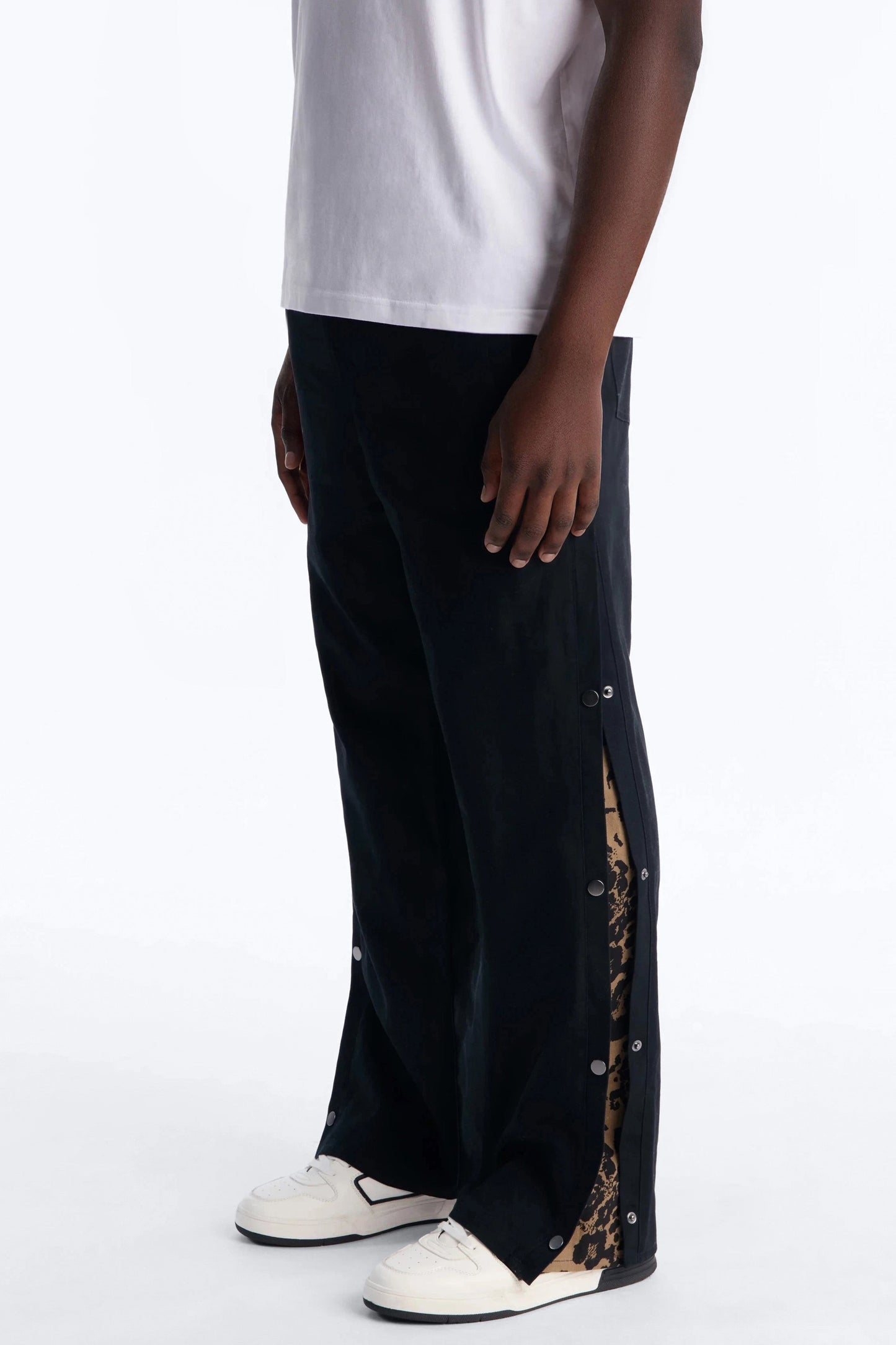 Straight Print Hint Studded Pant - Black