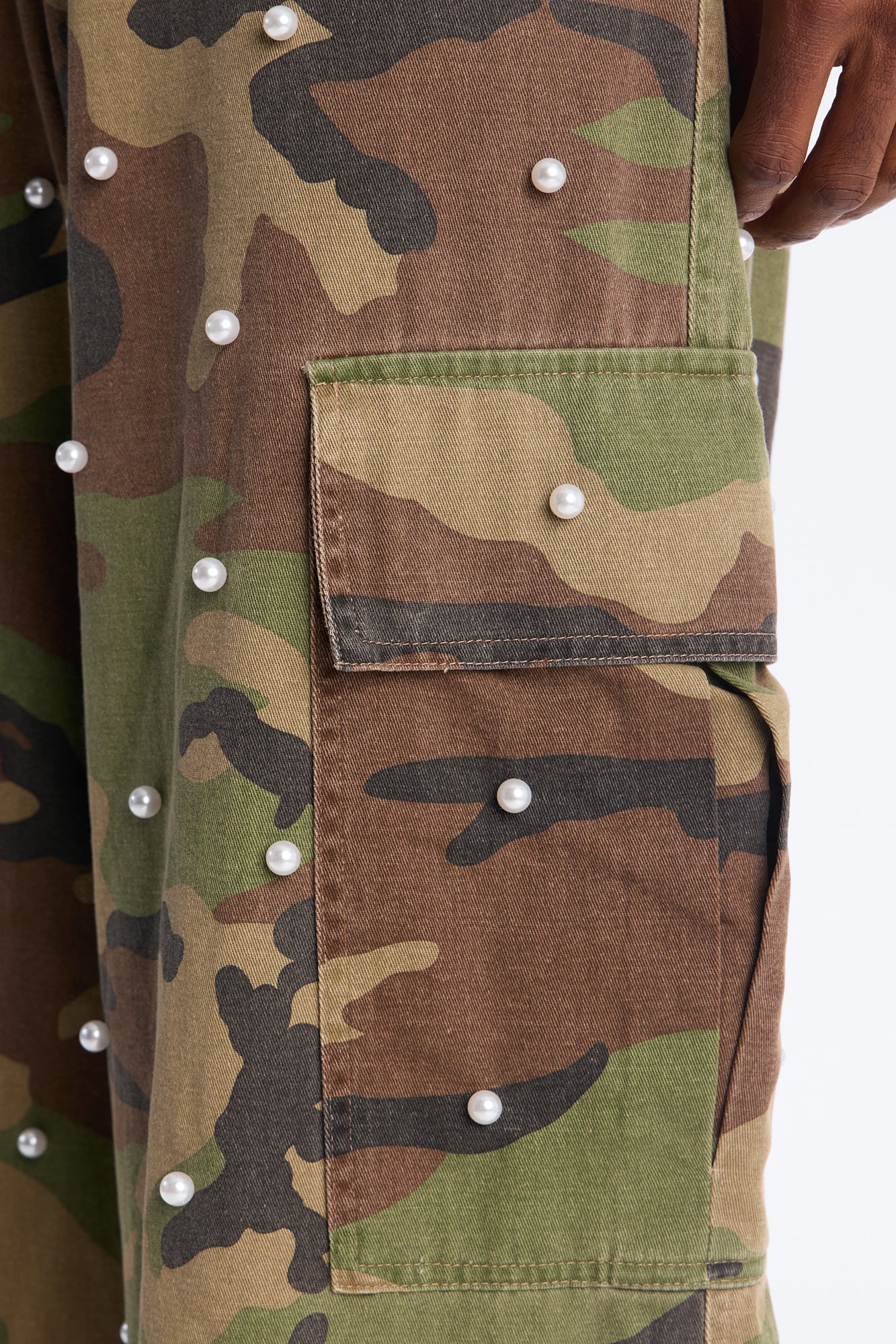Baggy Pearl Still Wildin' Camo Short - Green