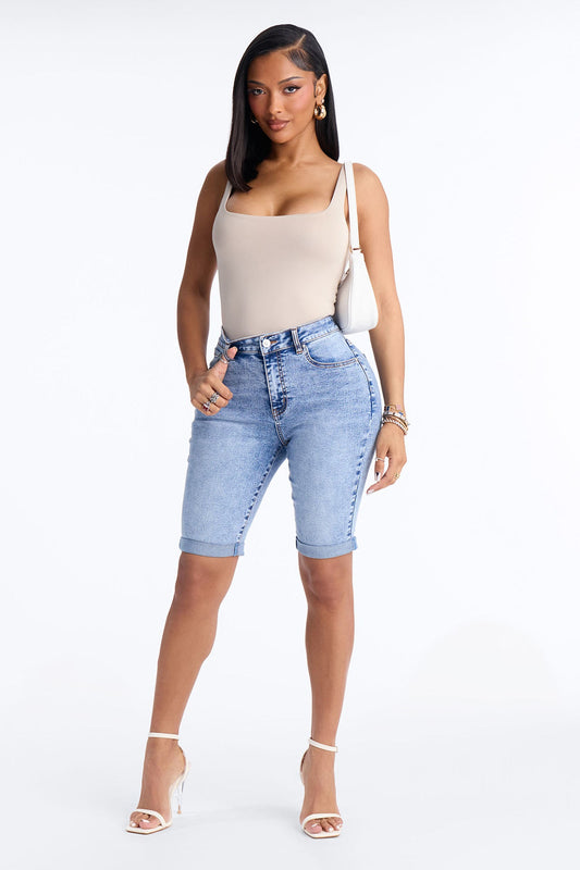 Mendocino Cuffed Stretch Bermuda Shorts - Medium Wash