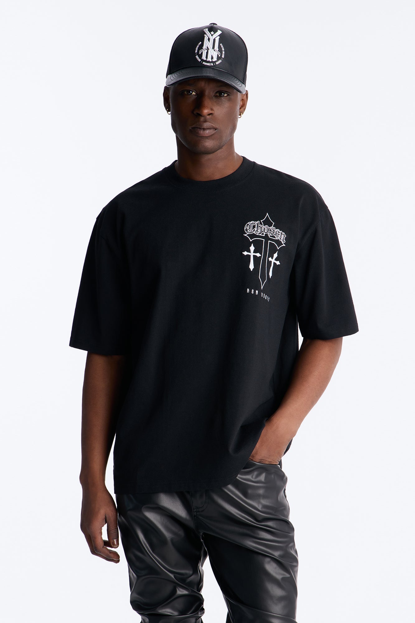 Chosen Cross Embroidery Short Sleeve Tee - Black