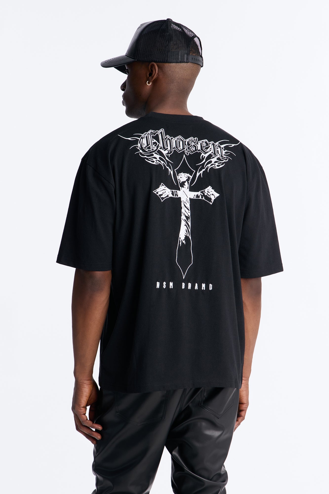 Chosen Cross Embroidery Short Sleeve Tee - Black