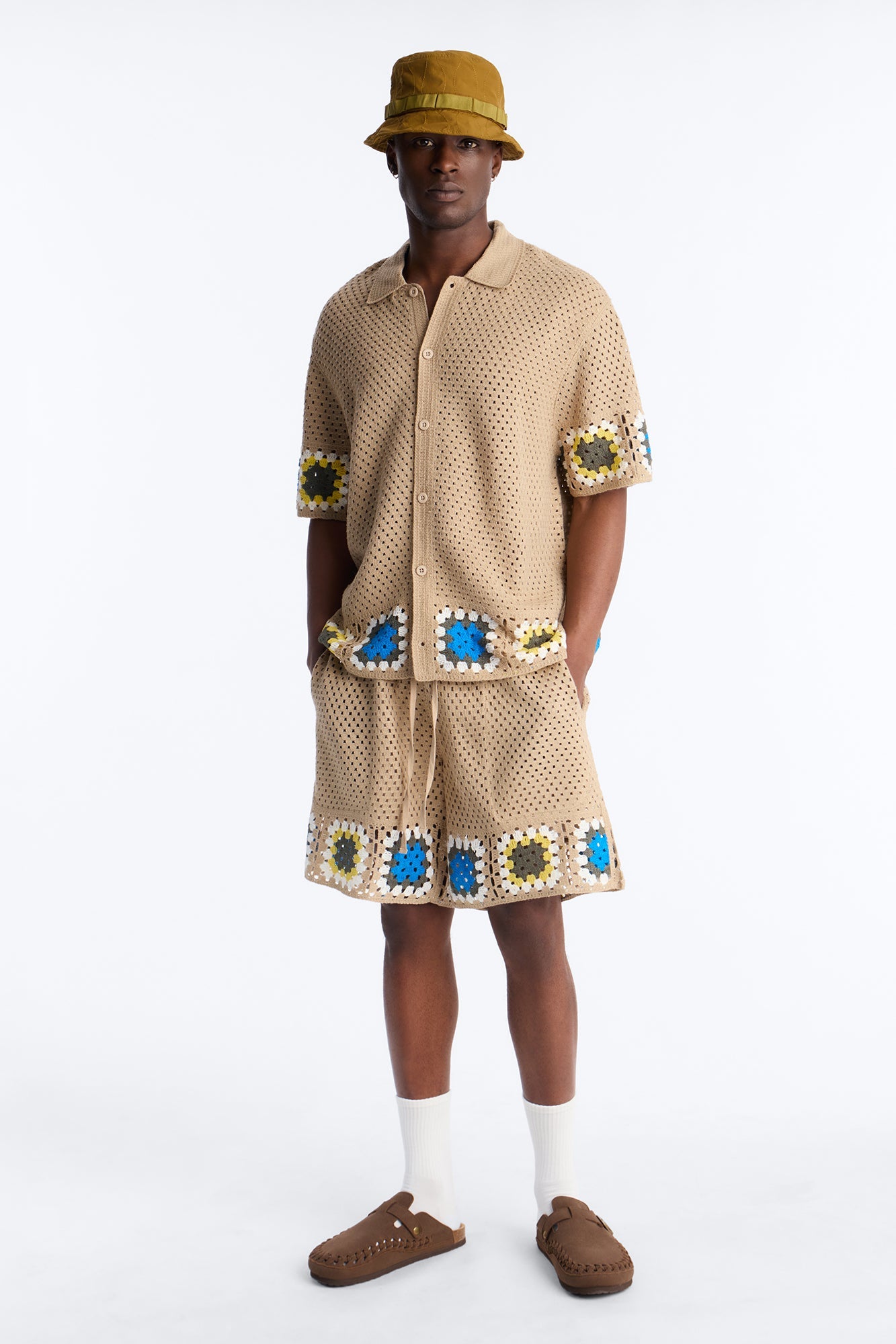 Relaxed Daisy Daze Crochet Short - Tan