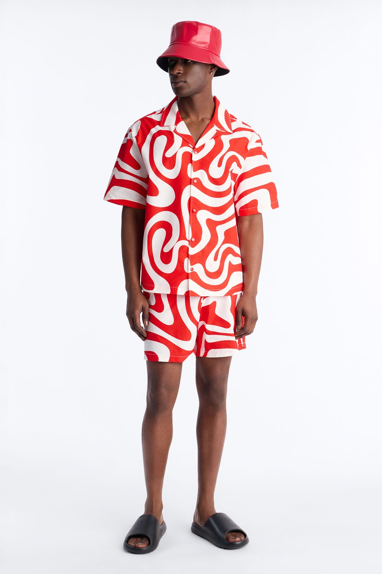 Relaxed Groovy Abstract Printed Seersucker Cuban Collar Button Up Shirt - Red