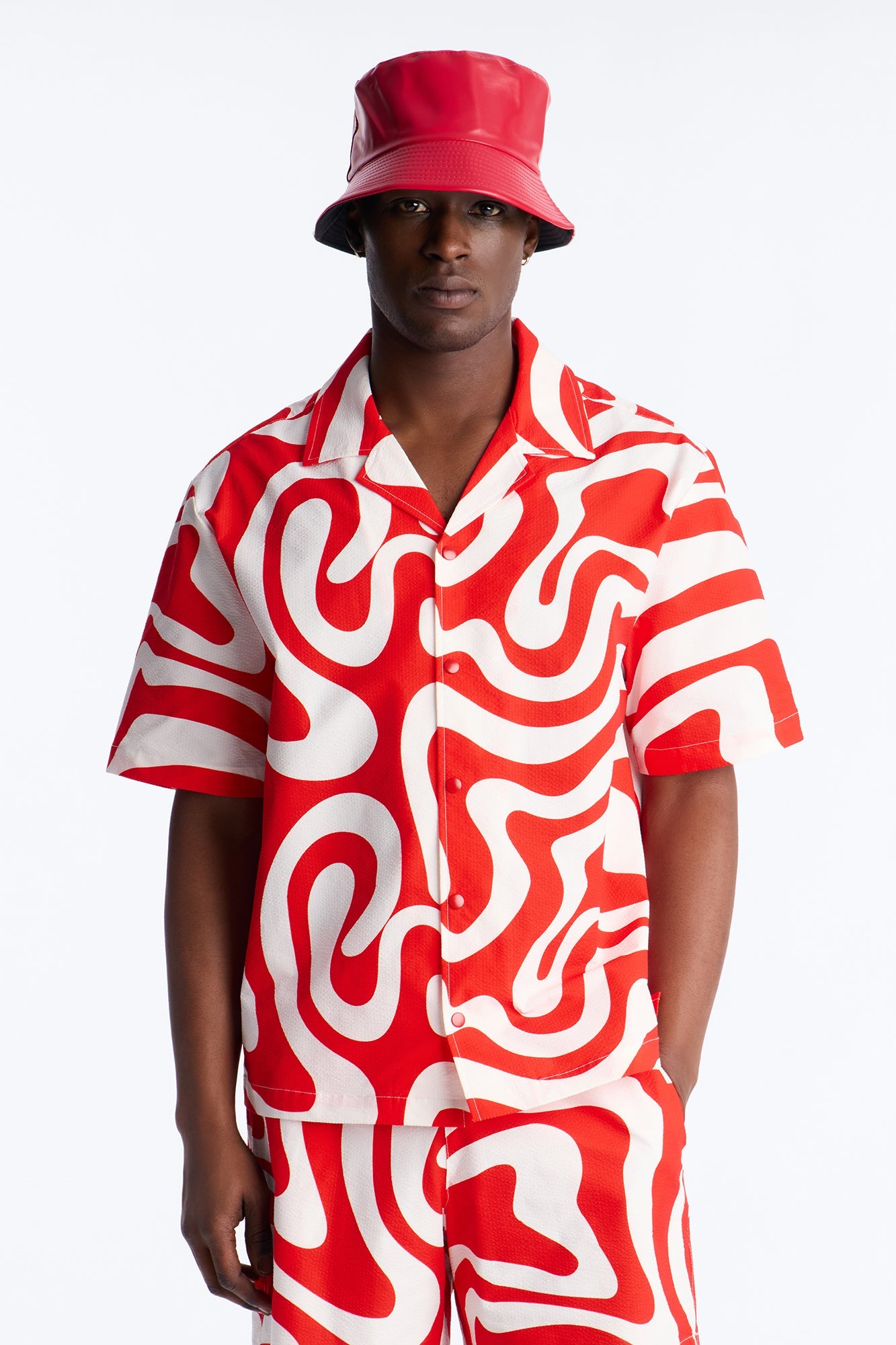 Relaxed Groovy Abstract Printed Seersucker Cuban Collar Button Up Shirt - Red