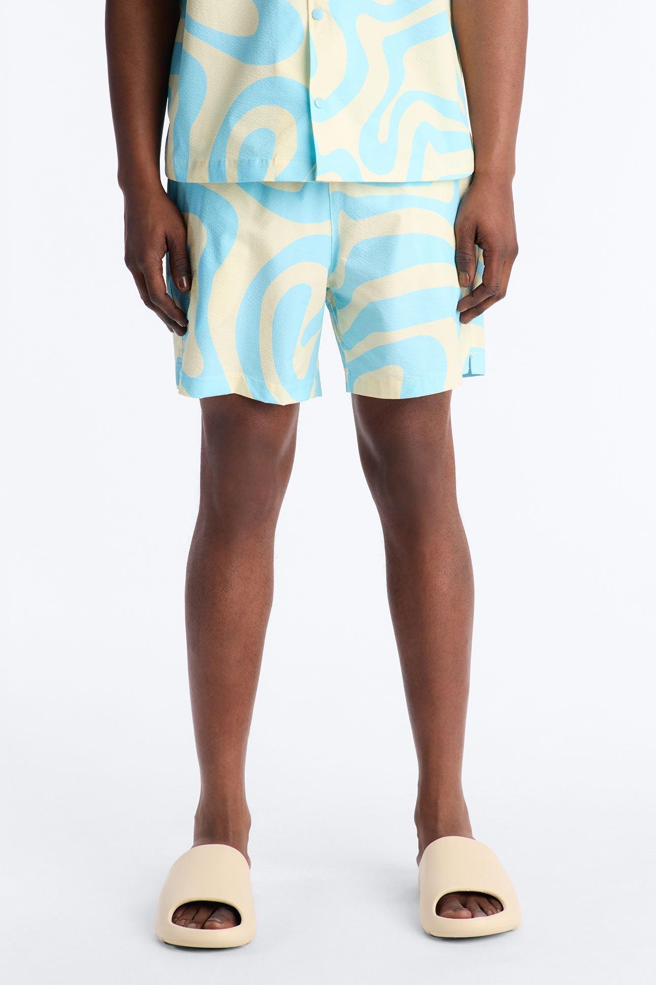 Groovy Abstract Printed Seersucker Swim Trunk 6″ - Blue