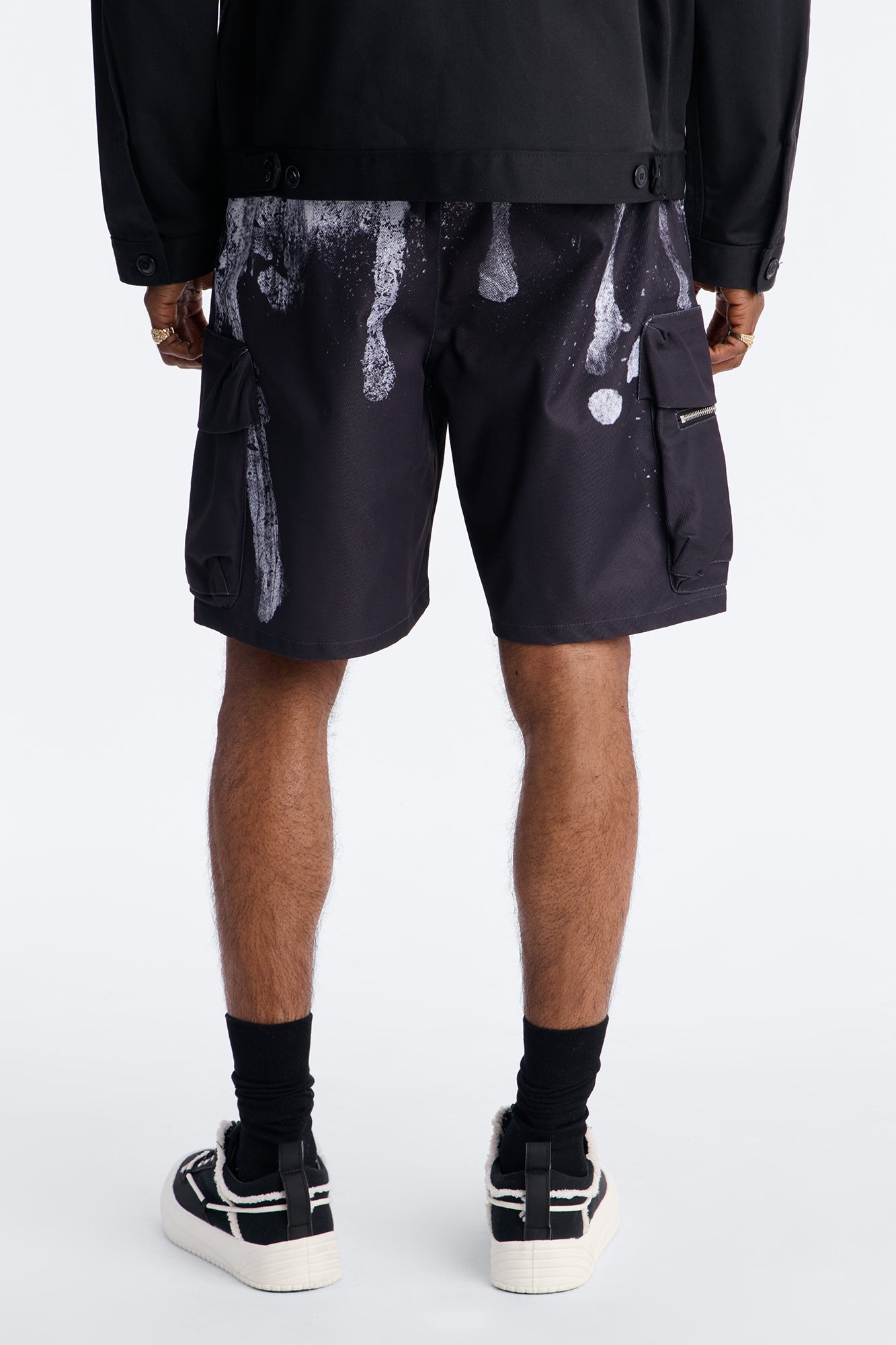 Relaxed Traveling Artist Short - Black/White