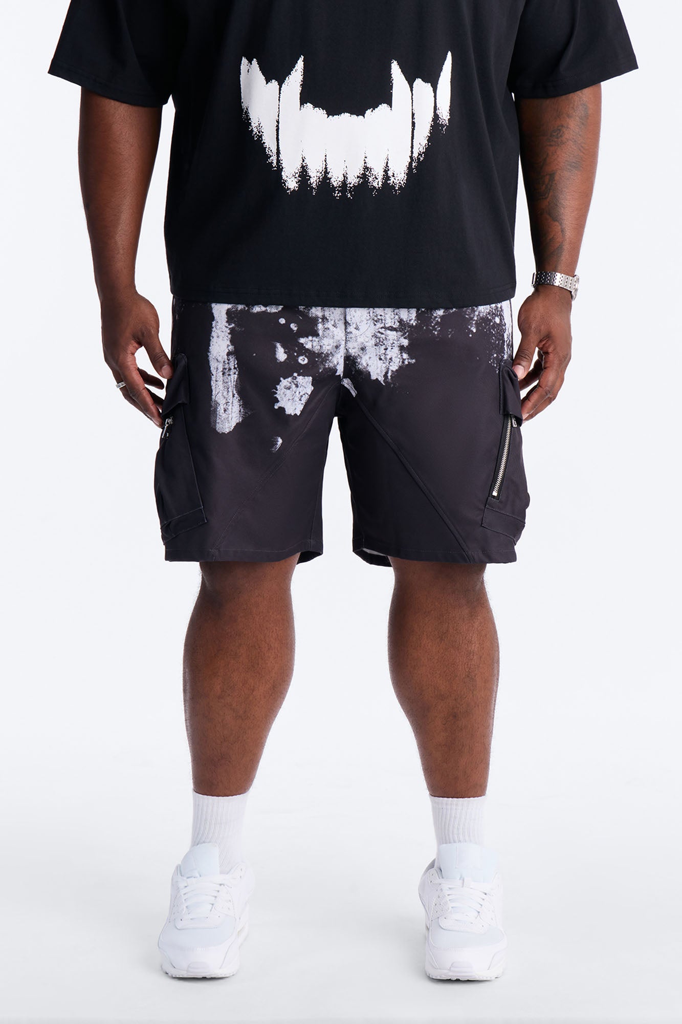 Relaxed Traveling Artist Short - Black/White