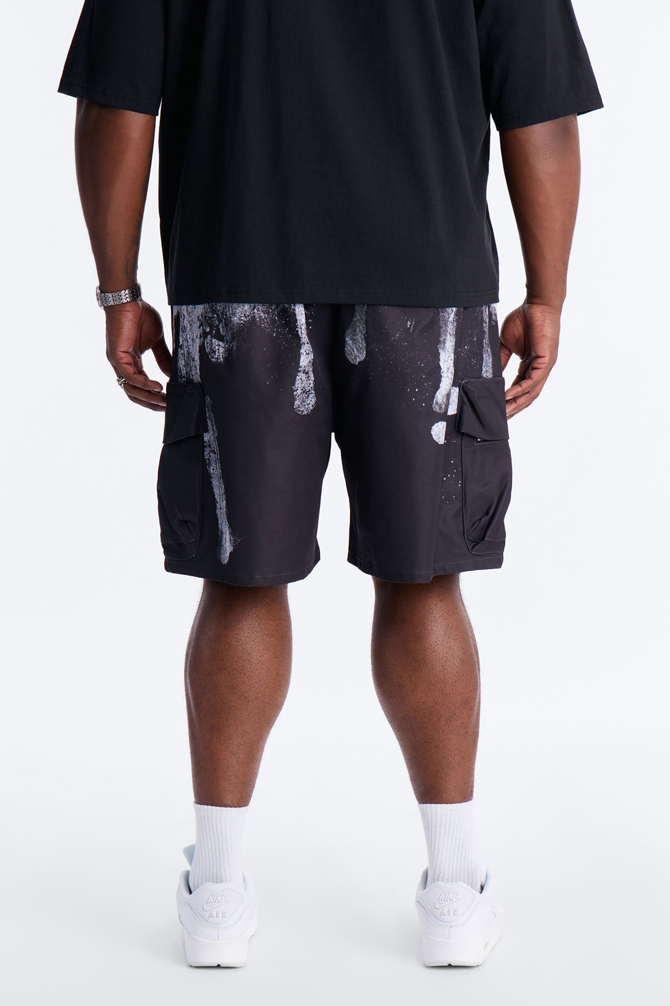 Relaxed Traveling Artist Short - Black/White