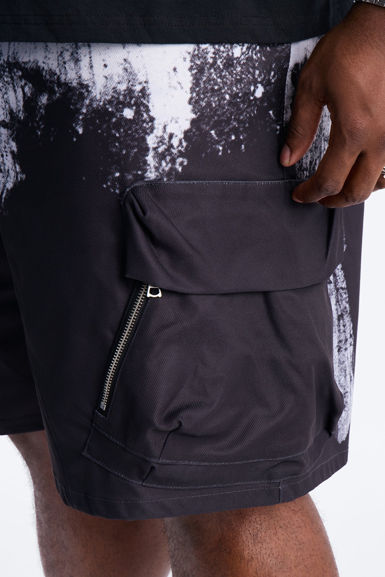 Relaxed Traveling Artist Short - Black/White