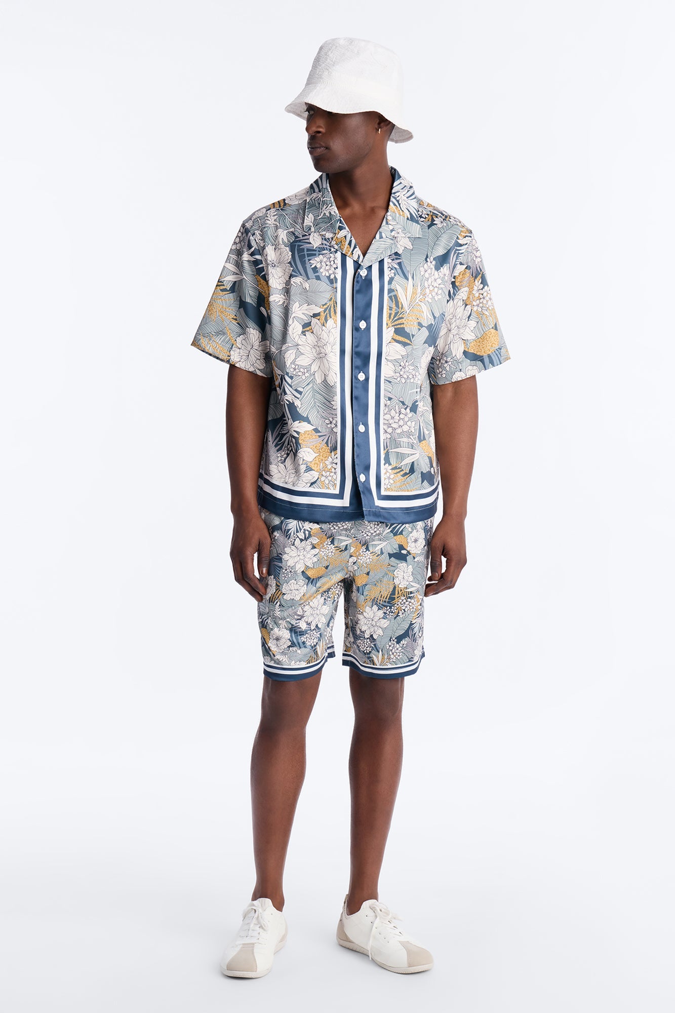 Relaxed Palm Vista Short - Blue
