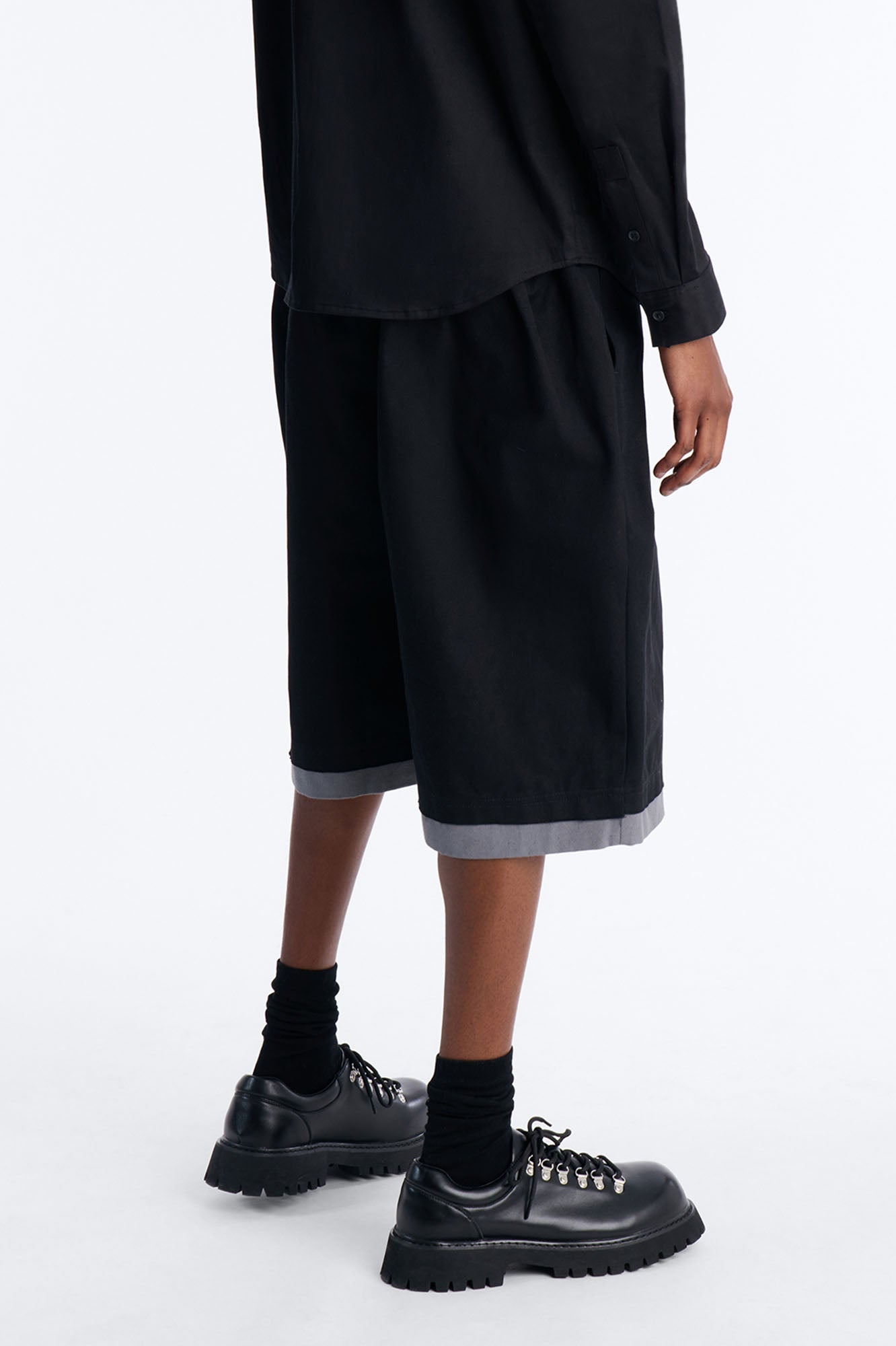 Baggy Pleated Milano Short - Black