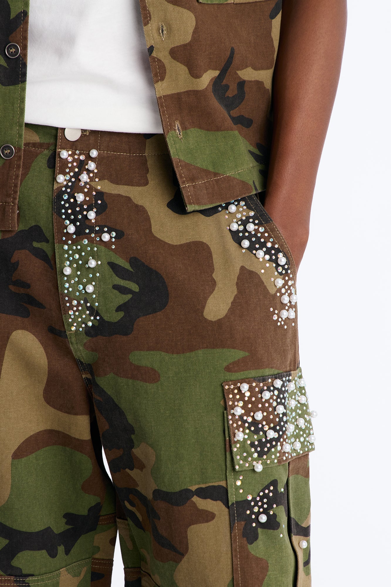 Baggy Pearl World Embellished Short - Camouflage