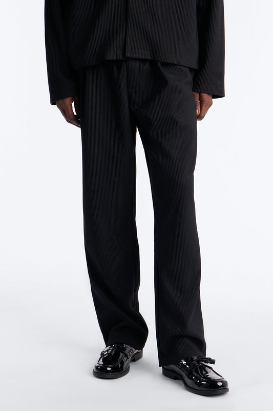 Show Up Straight Pleated Casual Trouser - Black