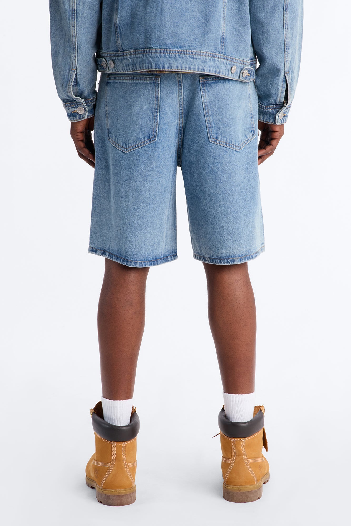 Relaxed Street Ice Denim Short - Light Wash