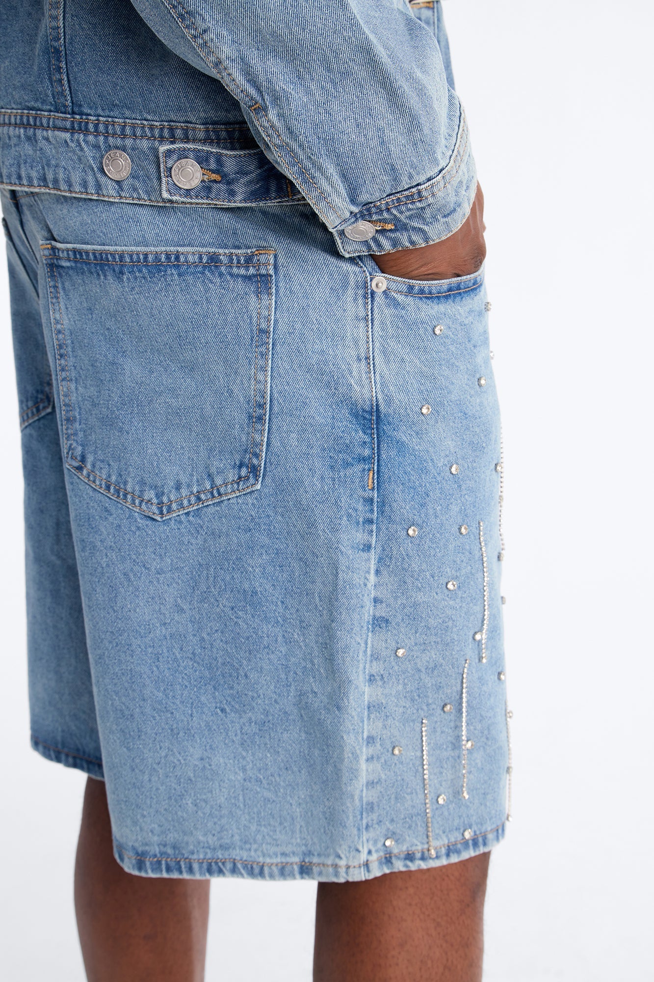 Relaxed Street Ice Denim Short - Light Wash