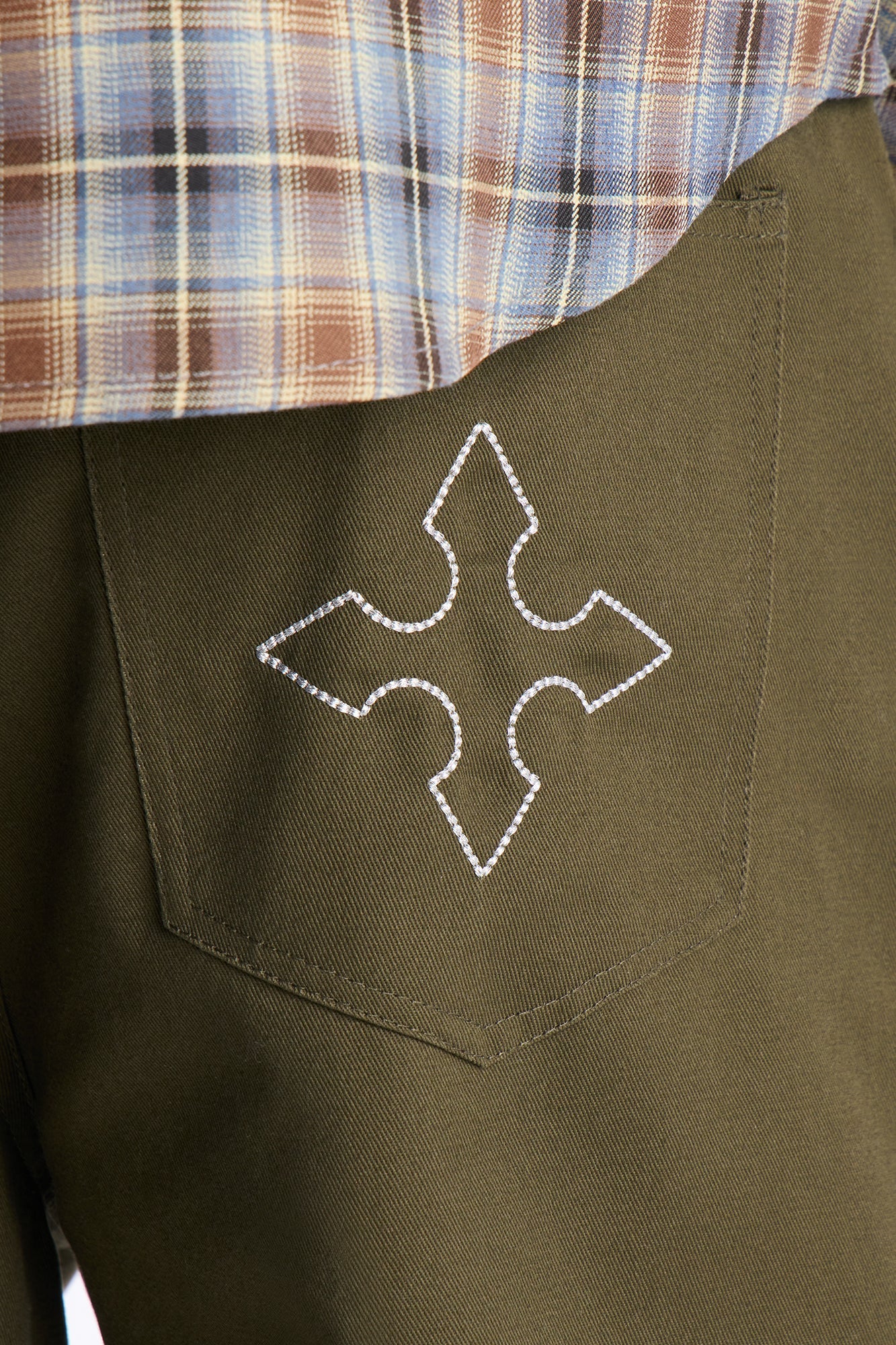 Relaxed Vatican City Stitched Embellished Short - Olive