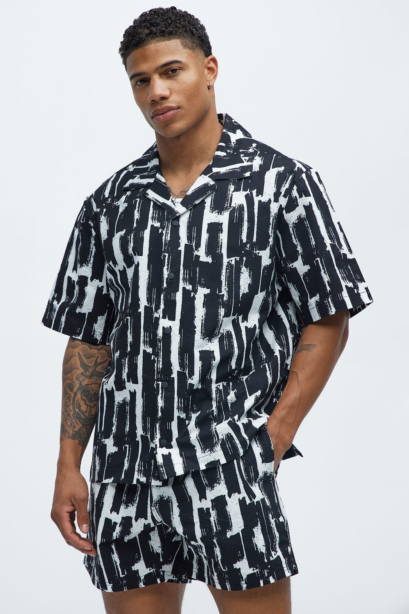 Seersucker Printed Short Sleeve Cuban Collar Shirt - Black/combo