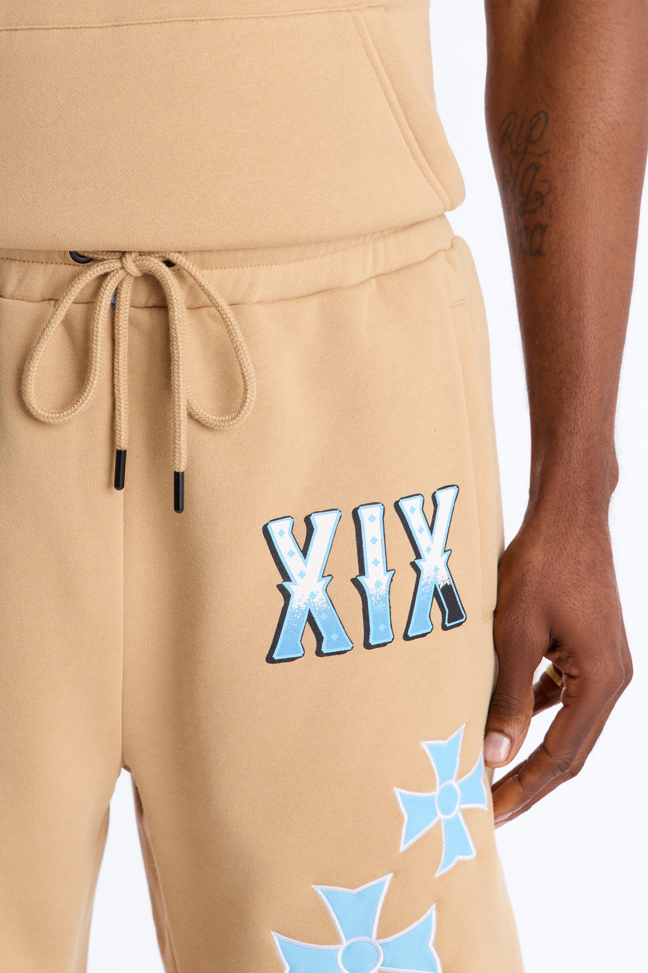Eagles Fly Sweatshorts - Khaki