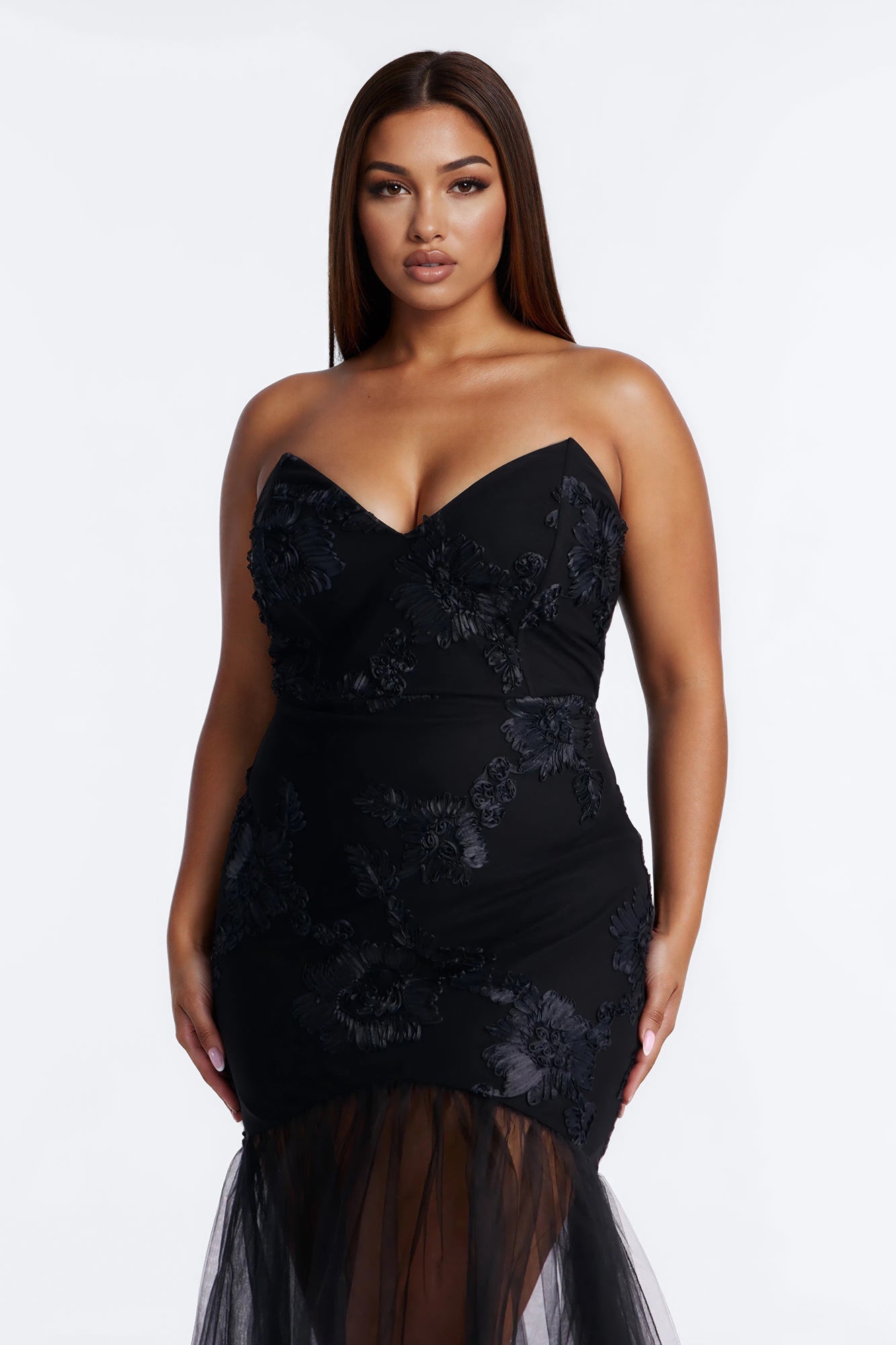 Elena Embroidered Mermaid Gown - Black NEWFASHIONEDGE