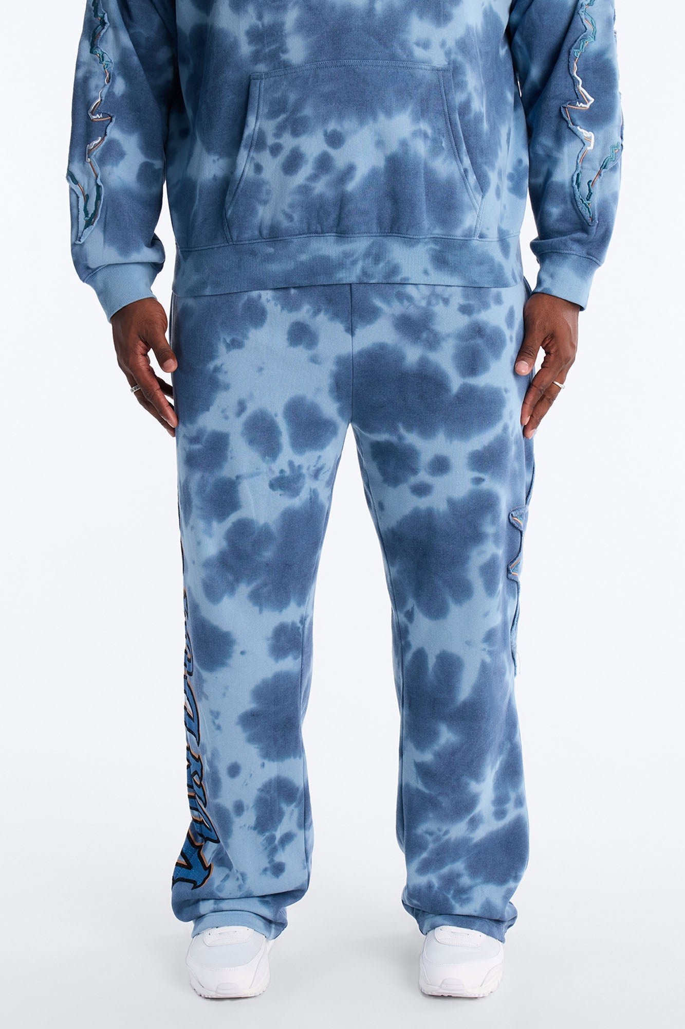 Baggy Von Dutch Outlaw Bleach Dyed Raw Edge Sweatpants - Blue