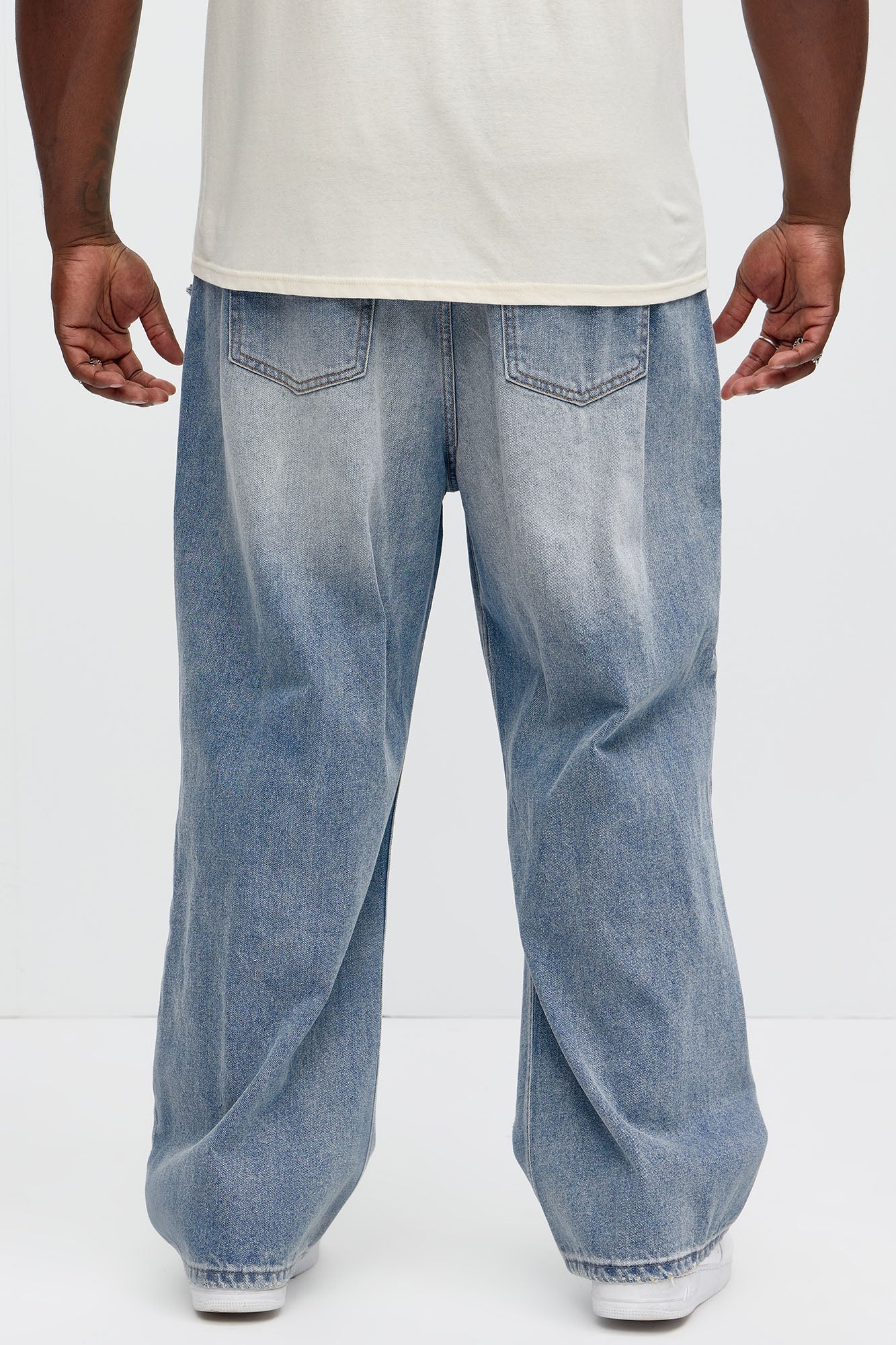 Jefferey Distressed Baggy Jeans - Medium Blue Wash