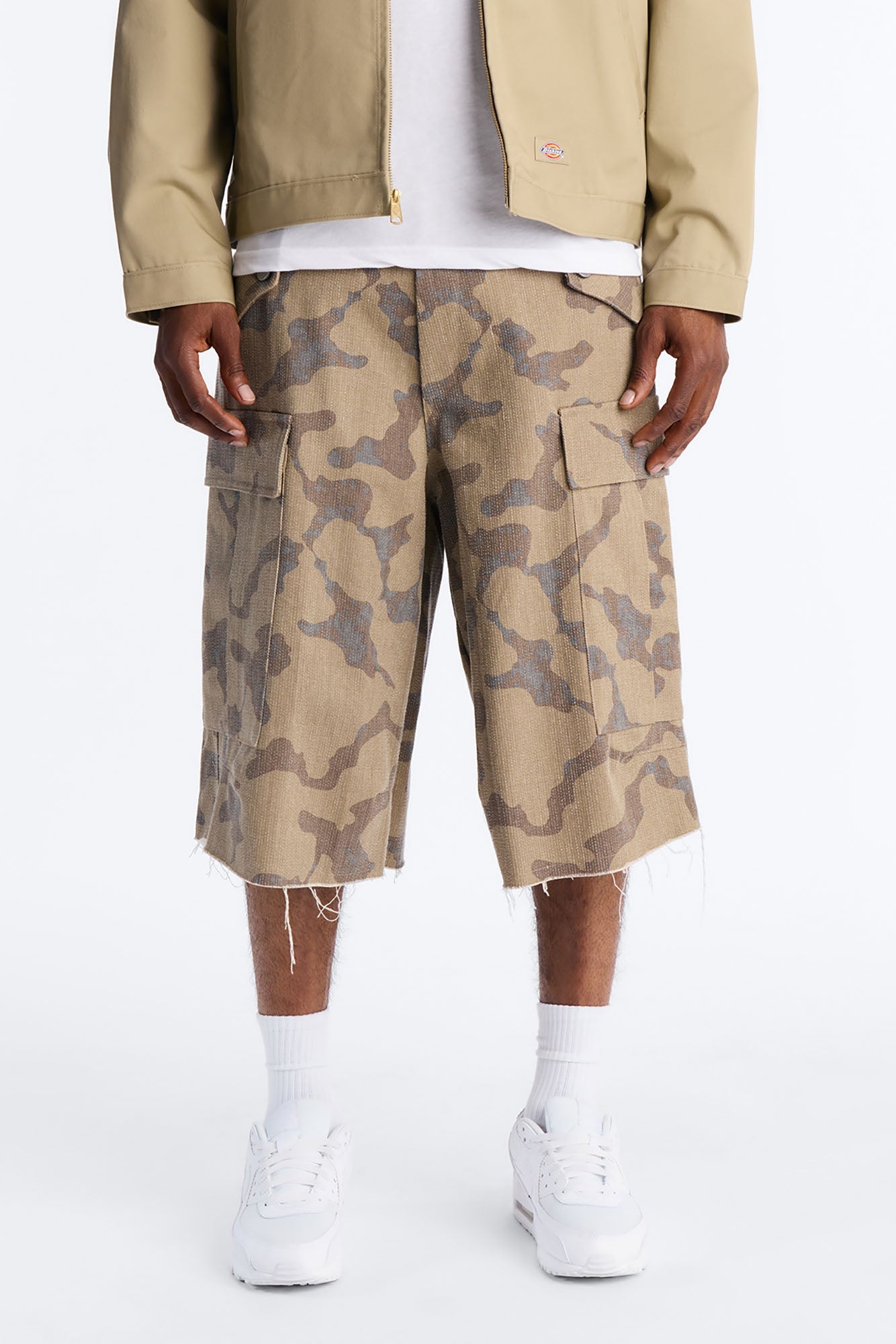 Baggy Subtle Distressed Short - Brown