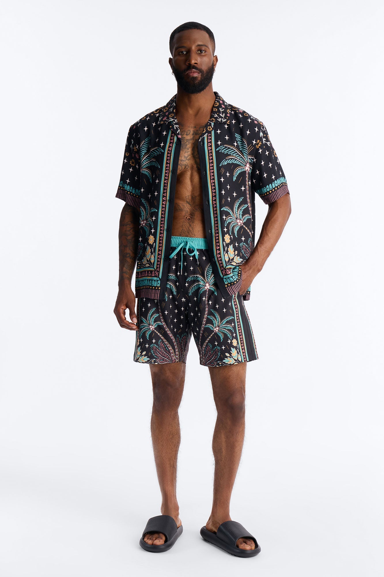 Tropical Twilight Resort Swim Trunk 7″ - Black
