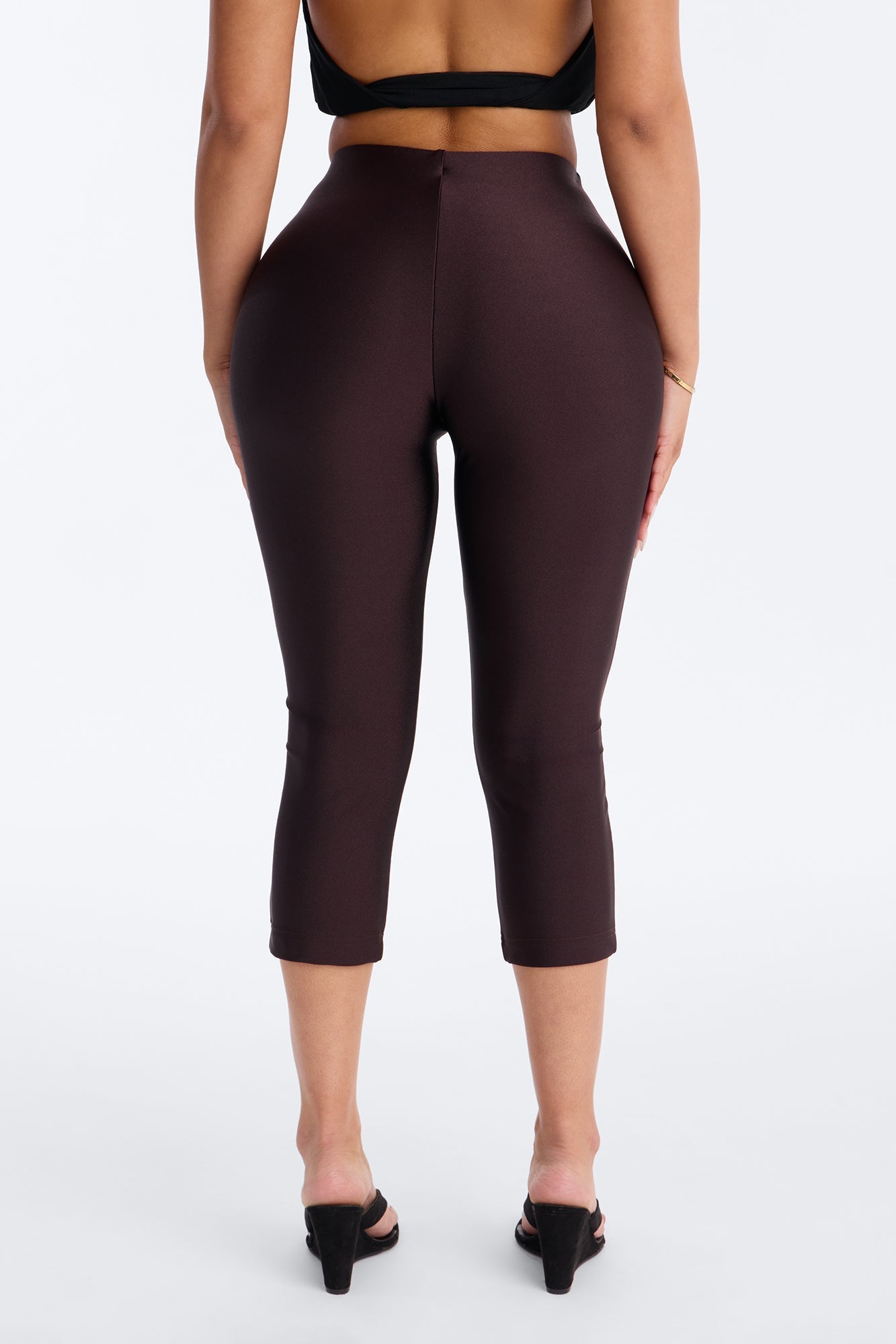 Tricot Low Rise Clean Waistband Capri Legging - Chocolate NEWFASHIONEDGE