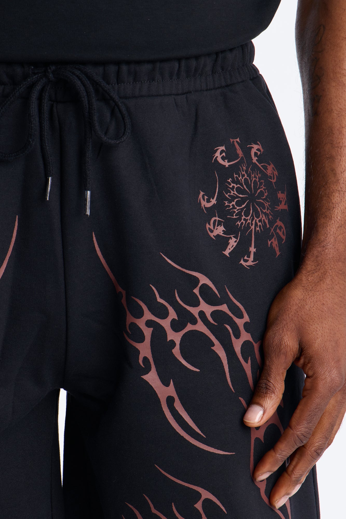 Eternal Fire Sweatshorts - Black